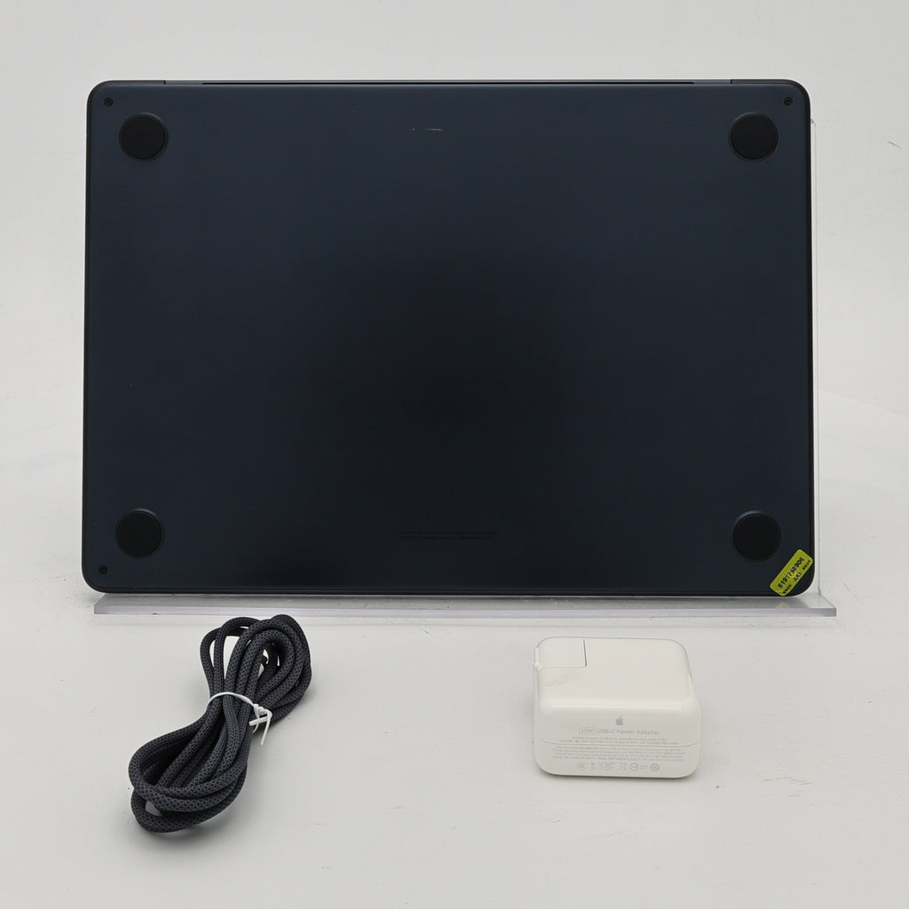 95新 Apple MacBook Air 22年 13寸 M2（8+8核） 8G RAM 256G SSD 午夜色