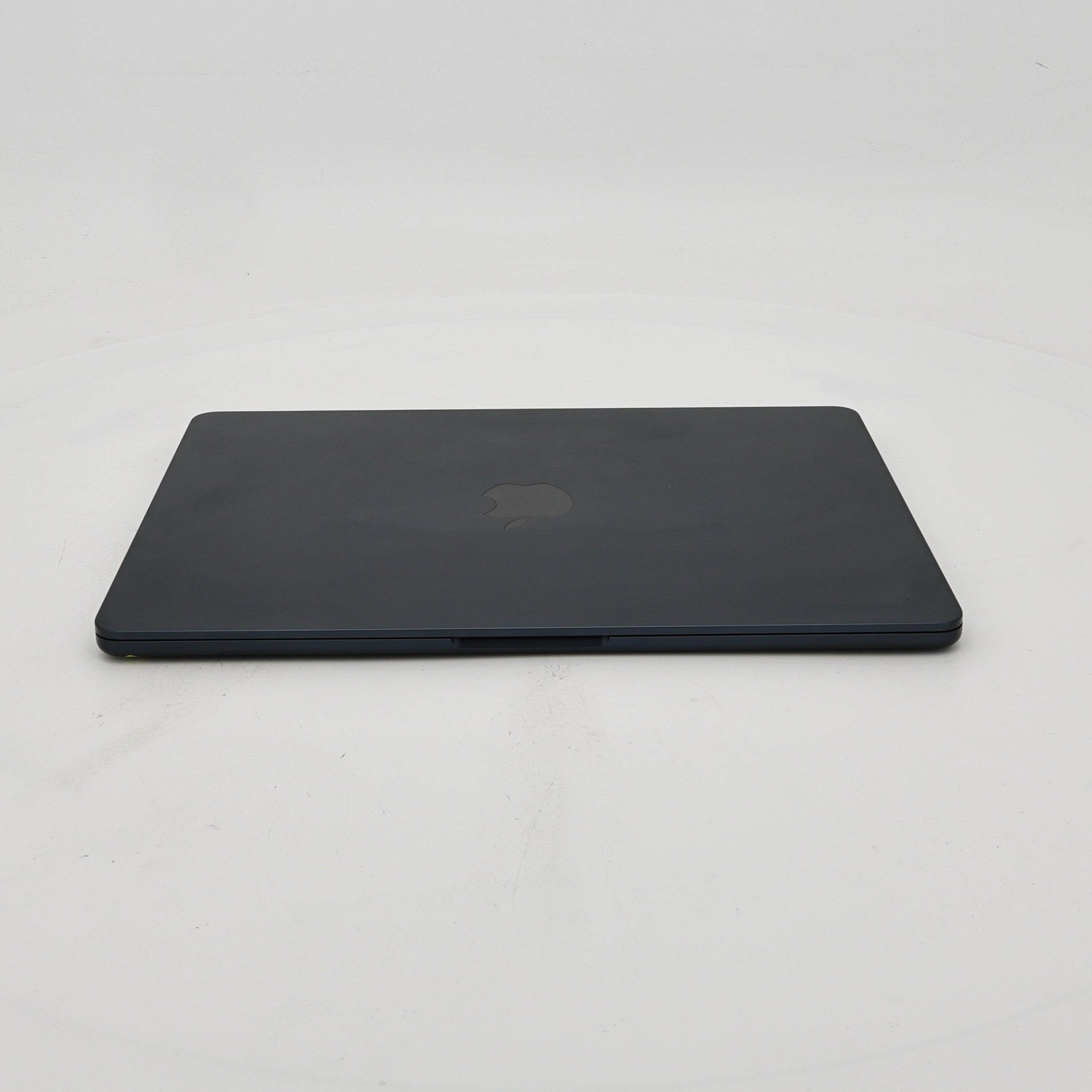 95新 Apple MacBook Air 22年 13寸 M2（8+8核） 8G RAM 256G SSD 午夜色