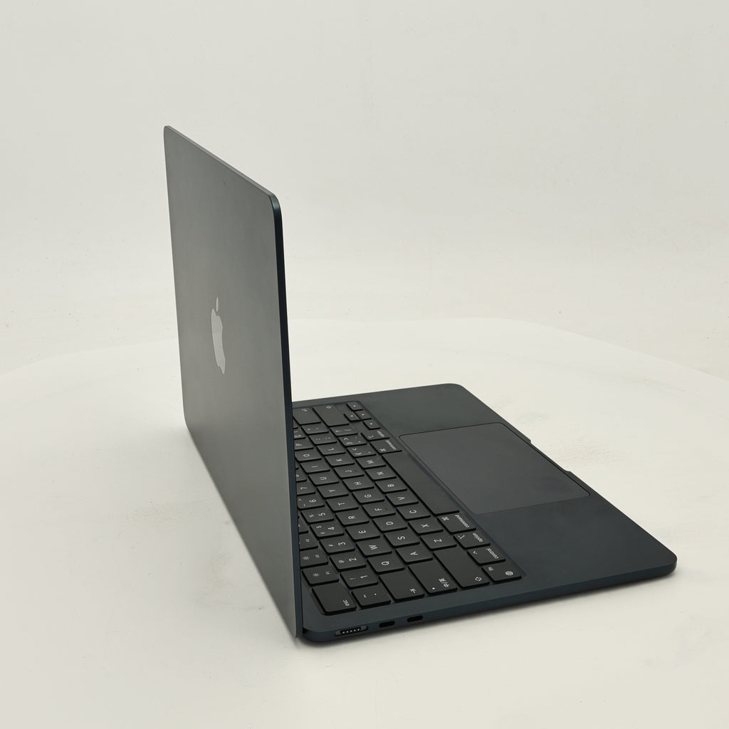 95新 Apple MacBook Air 22年 13寸 M2（8+8核） 16G RAM 256G SSD 午夜色