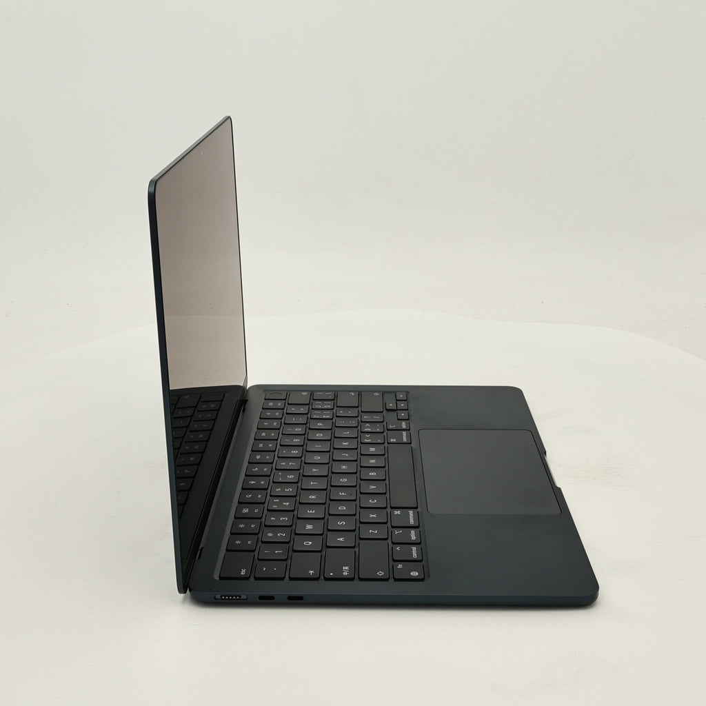 95新 Apple MacBook Air 22年 13寸 M2（8+8核） 16G RAM 256G SSD 午夜色