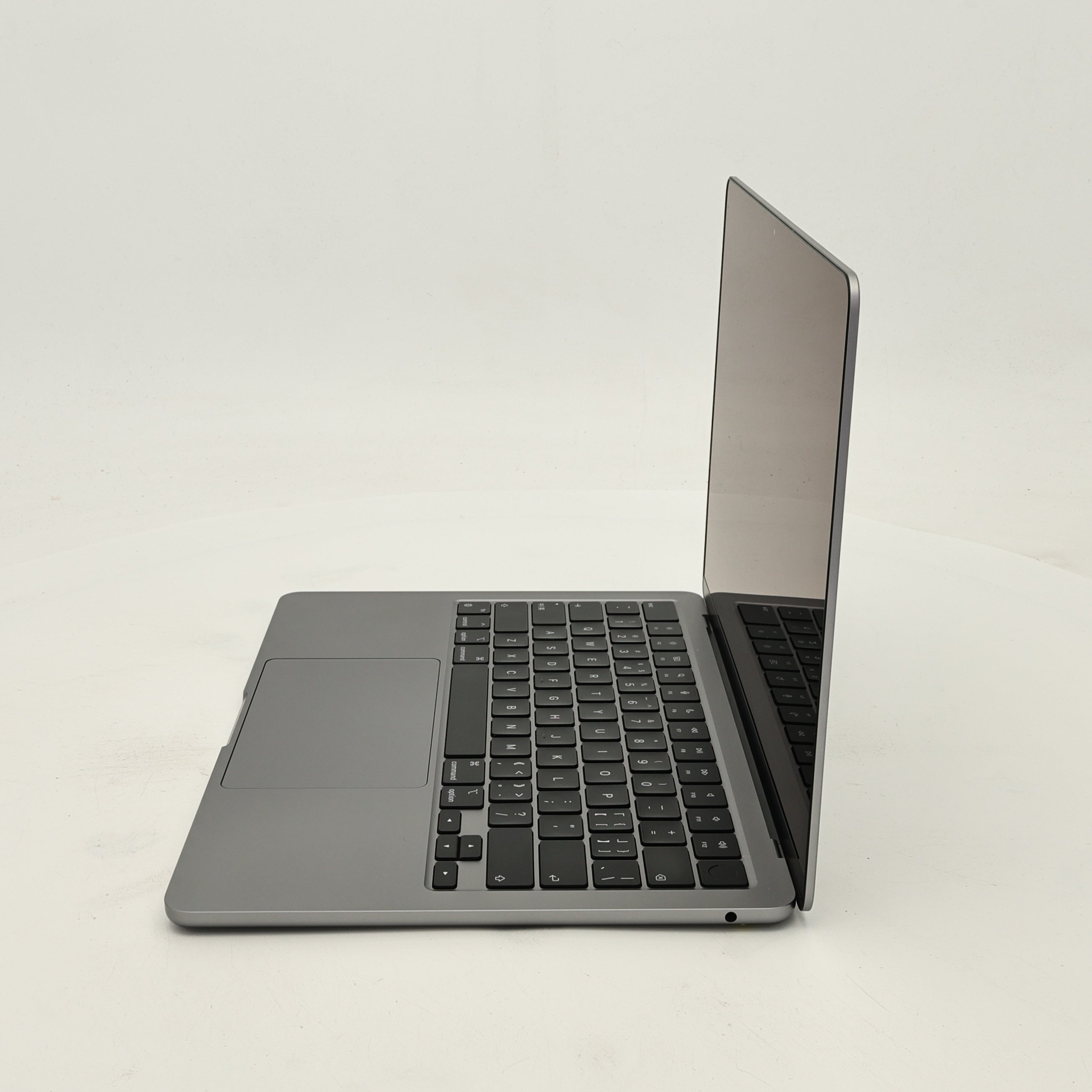 95新 Apple MacBook Air 24年 13寸 M3（8+10核） 16G RAM 256G SSD 深空灰色