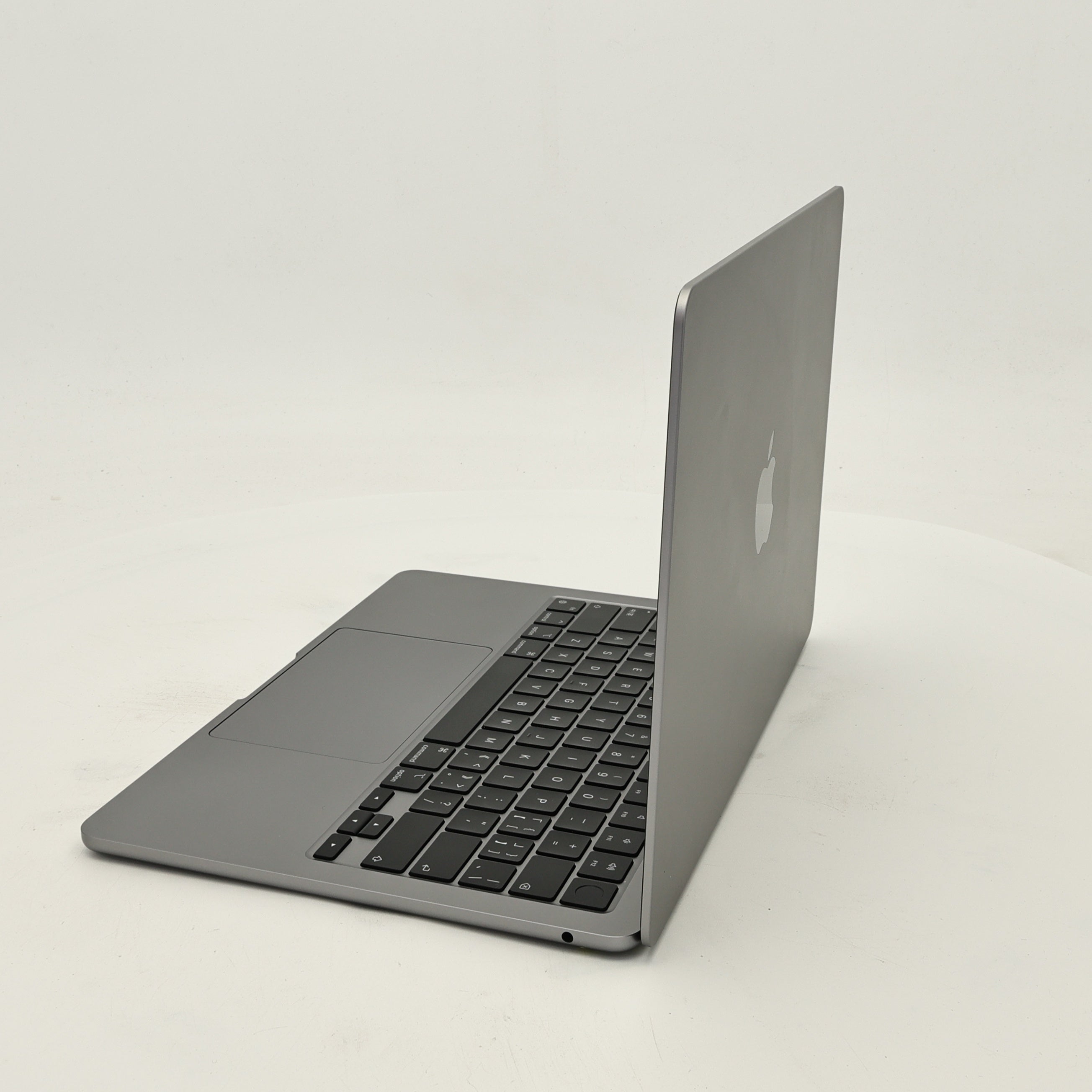 95新 Apple MacBook Air 24年 13寸 M3（8+10核） 16G RAM 256G SSD 深空灰色