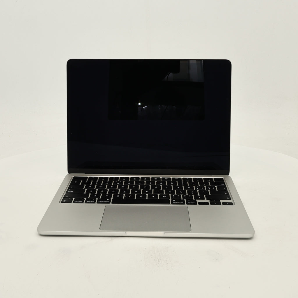 95新 Apple MacBook Air 22年 13寸 M2（8+10核） 8G RAM 512G SSD 銀色