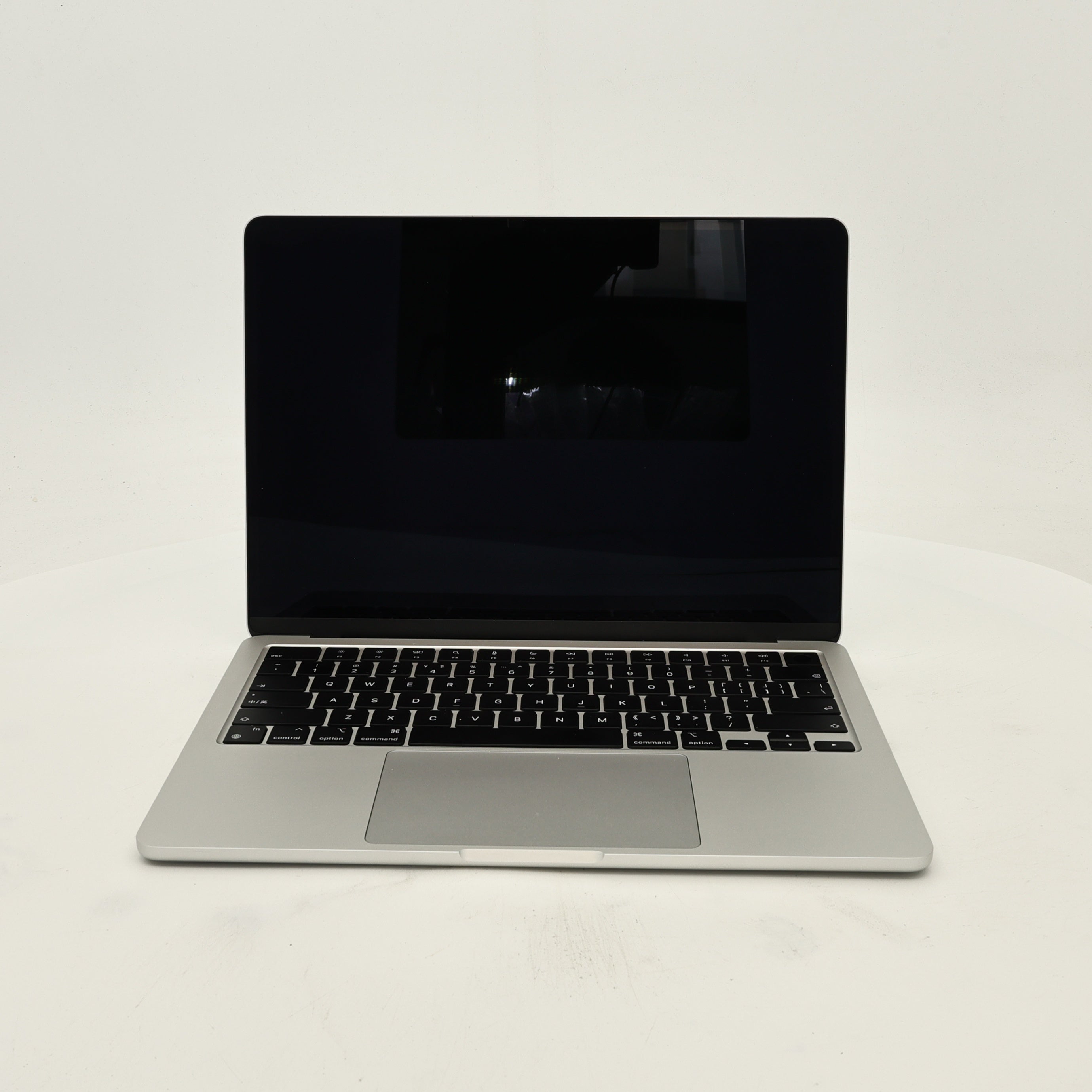 95新 Apple MacBook Air 22年 13寸 M2（8+10核） 8G RAM 512G SSD 銀色