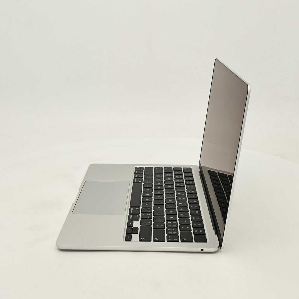 95新 Apple MacBook Air 22年 13寸 M2（8+10核） 8G RAM 512G SSD 銀色