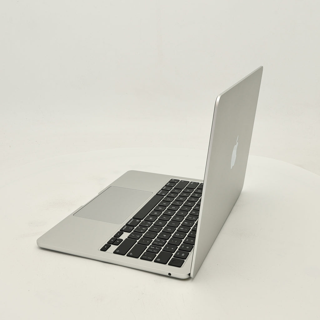 95新 Apple MacBook Air 22年 13寸 M2（8+10核） 8G RAM 512G SSD 銀色