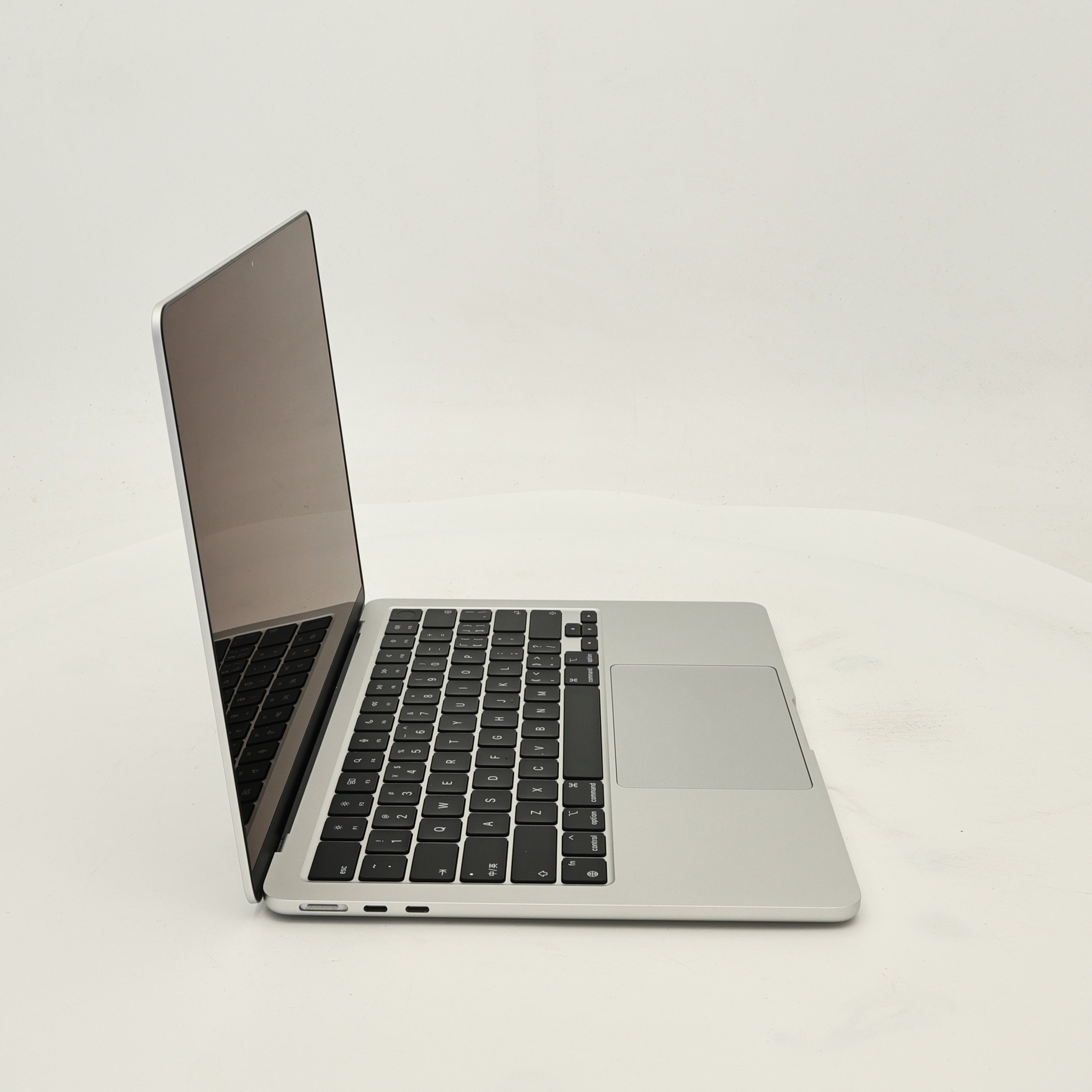 95新 Apple MacBook Air 22年 13寸 M2（8+10核） 8G RAM 512G SSD 銀色