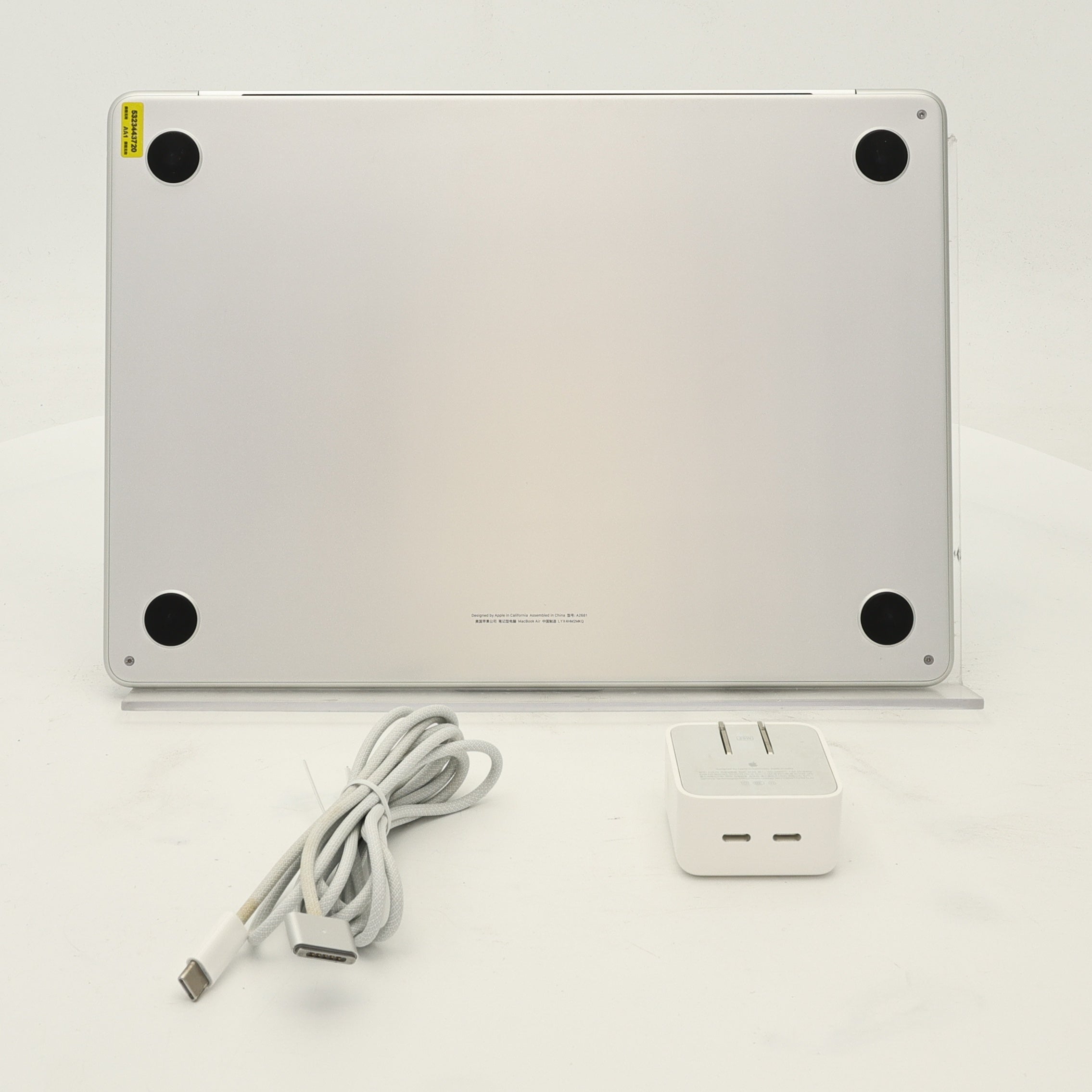 95新 Apple MacBook Air 22年 13寸 M2（8+10核） 8G RAM 512G SSD 銀色