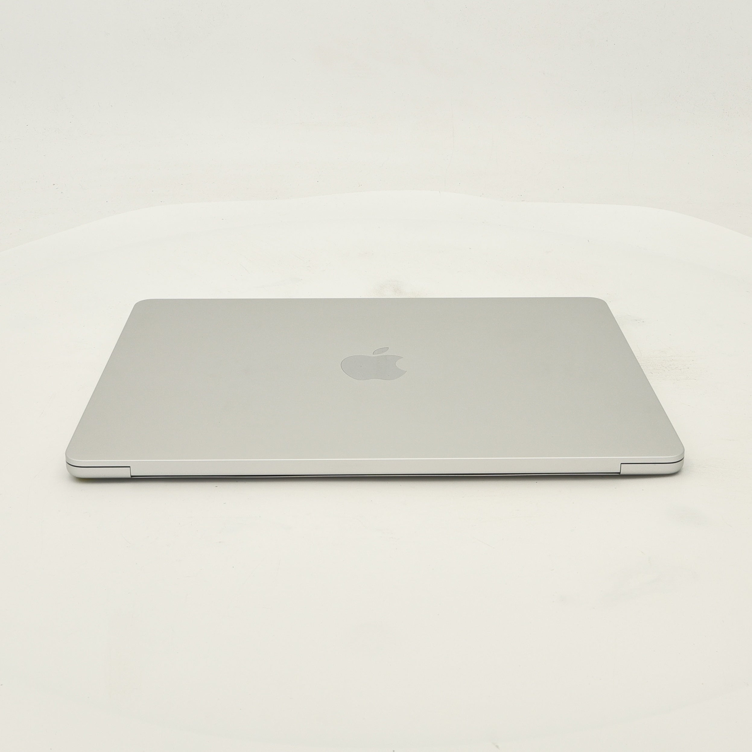 95新 Apple MacBook Air 22年 13寸 M2（8+10核） 8G RAM 512G SSD 銀色