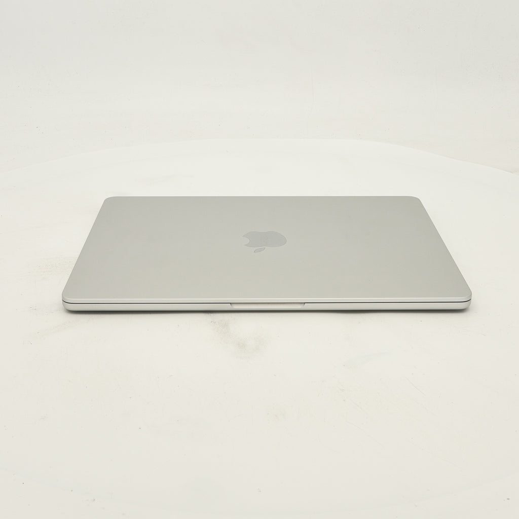 95新 Apple MacBook Air 22年 13寸 M2（8+10核） 8G RAM 512G SSD 銀色