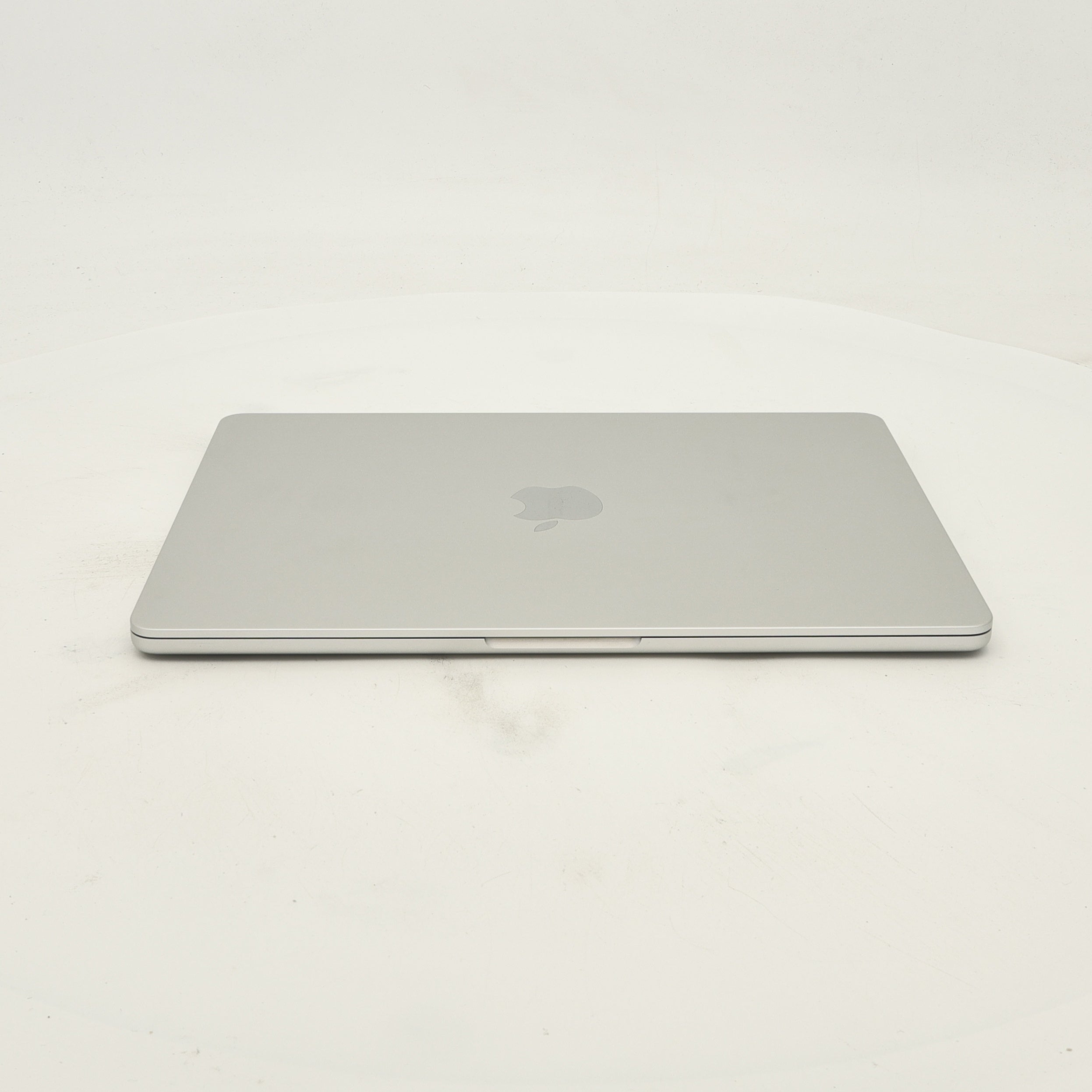95新 Apple MacBook Air 22年 13寸 M2（8+10核） 8G RAM 512G SSD 銀色