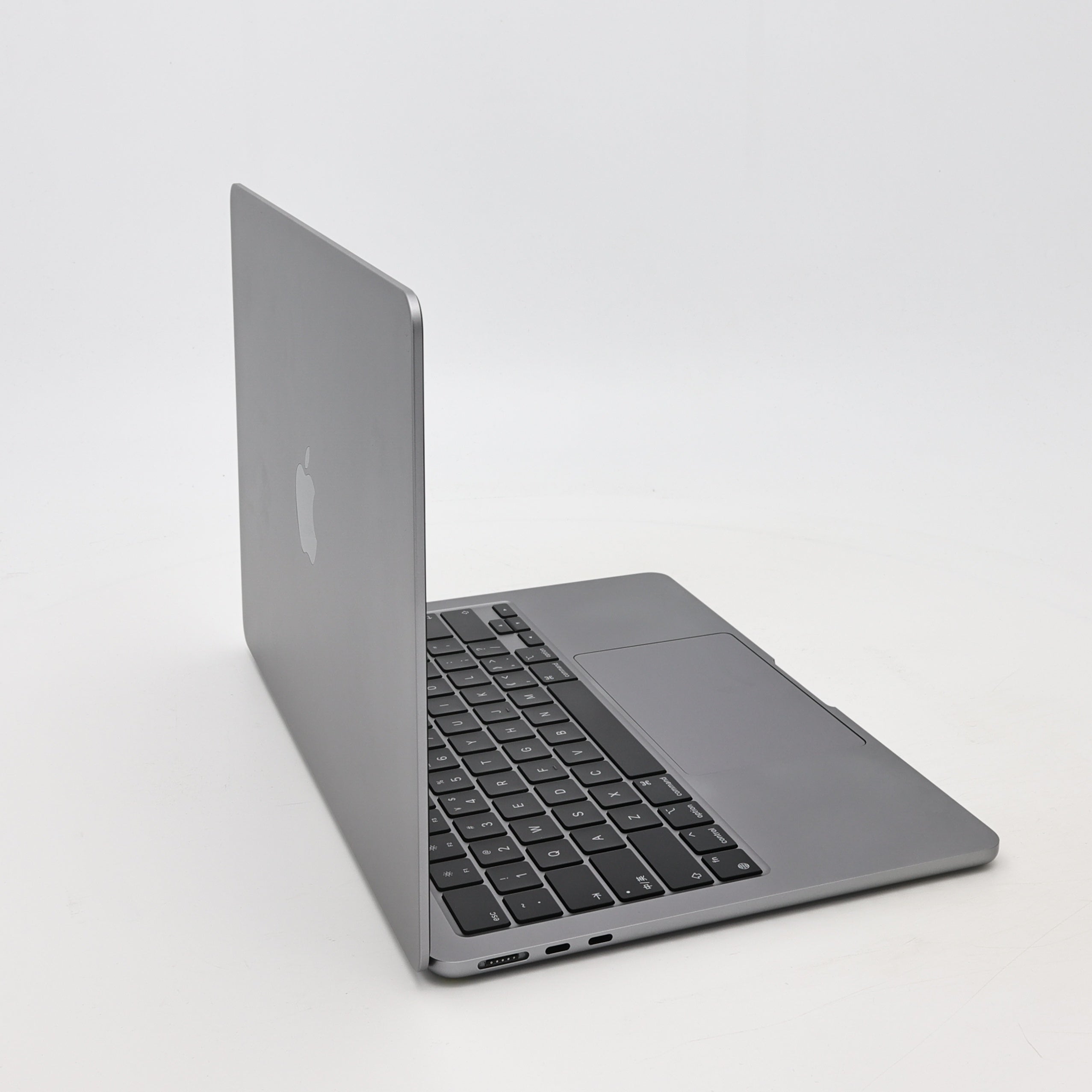 95新 Apple MacBook Air 22年 13寸 M2（8+8核） 8G RAM 256G SSD 深空灰色