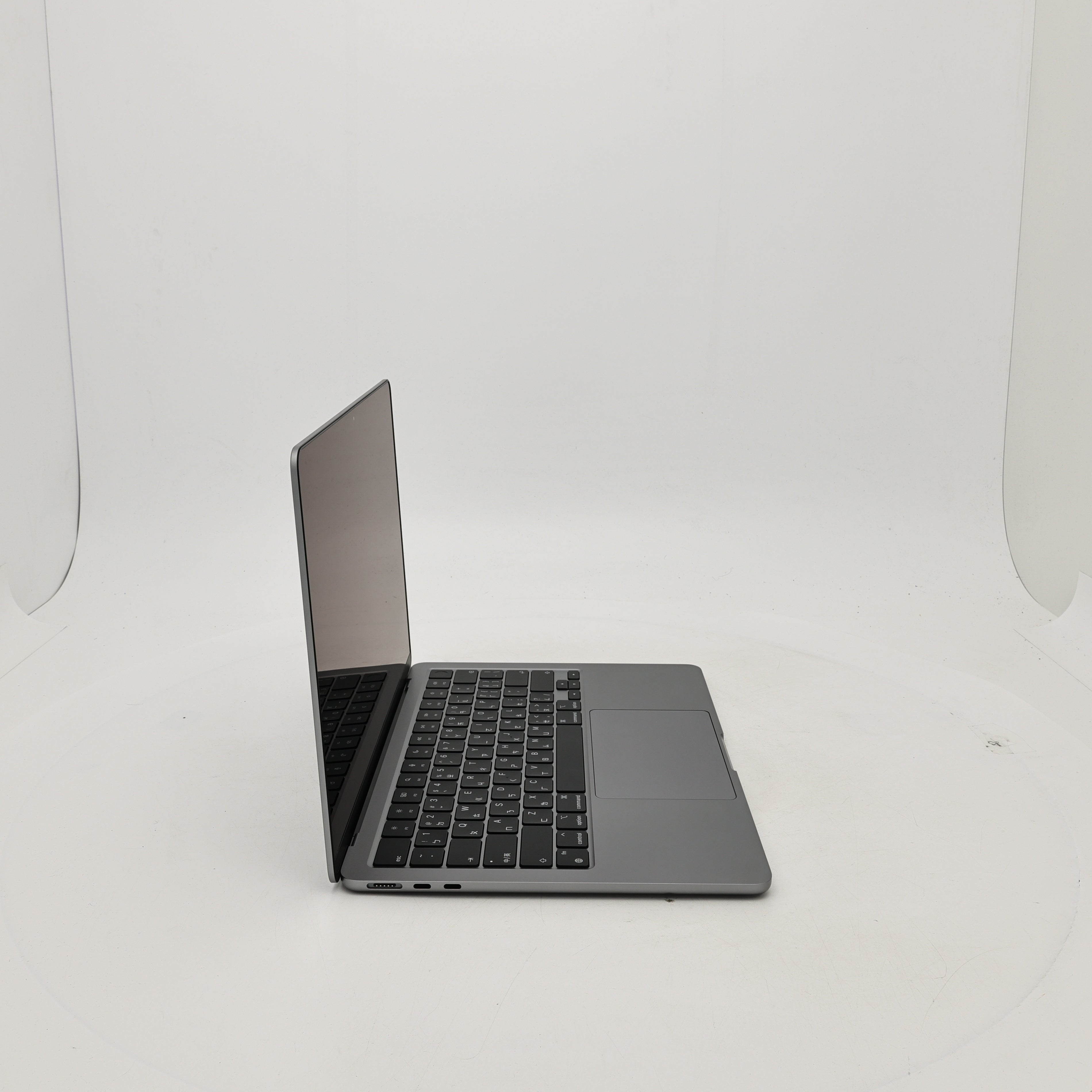 95新 Apple MacBook Air 22年 13寸 M2（8+8核） 8G RAM 256G SSD 深空灰色