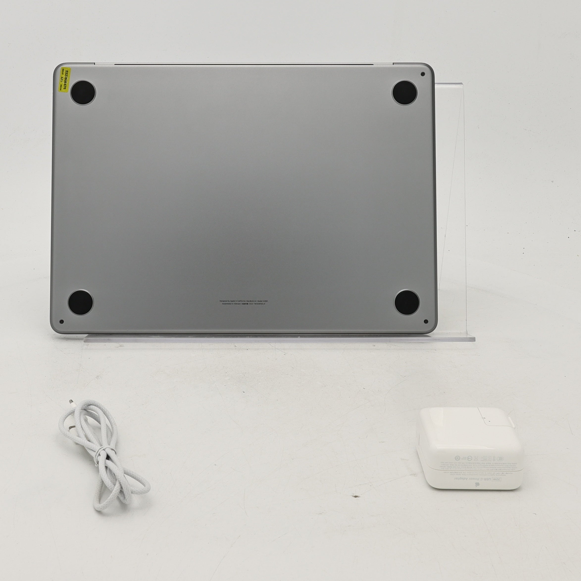 95新 Apple MacBook Air 22年 13寸 M2（8+8核） 8G RAM 256G SSD 深空灰色