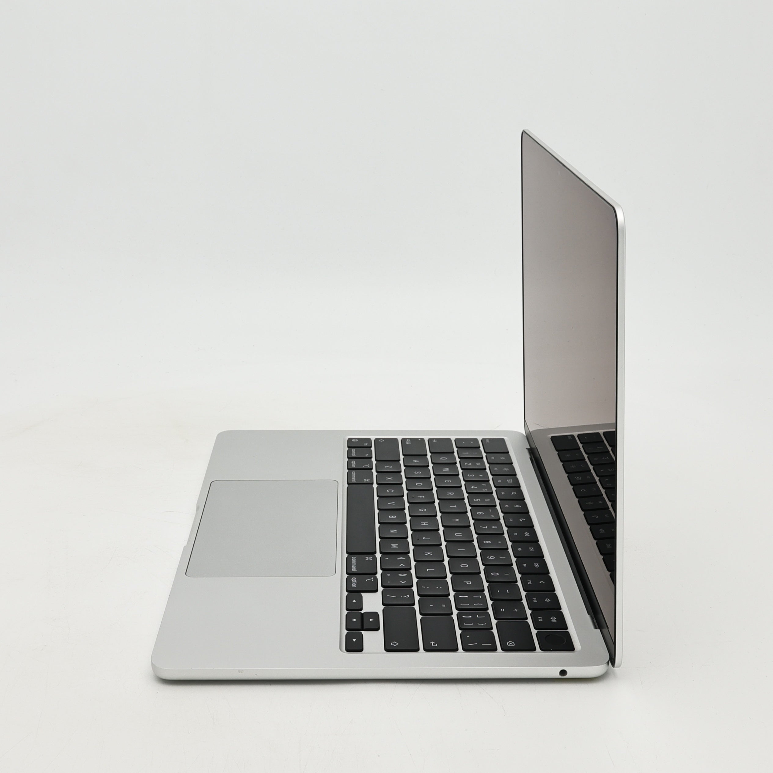 95新 Apple MacBook Air 24年 13寸 M3（8+8核） 8G RAM 256G SSD 銀色