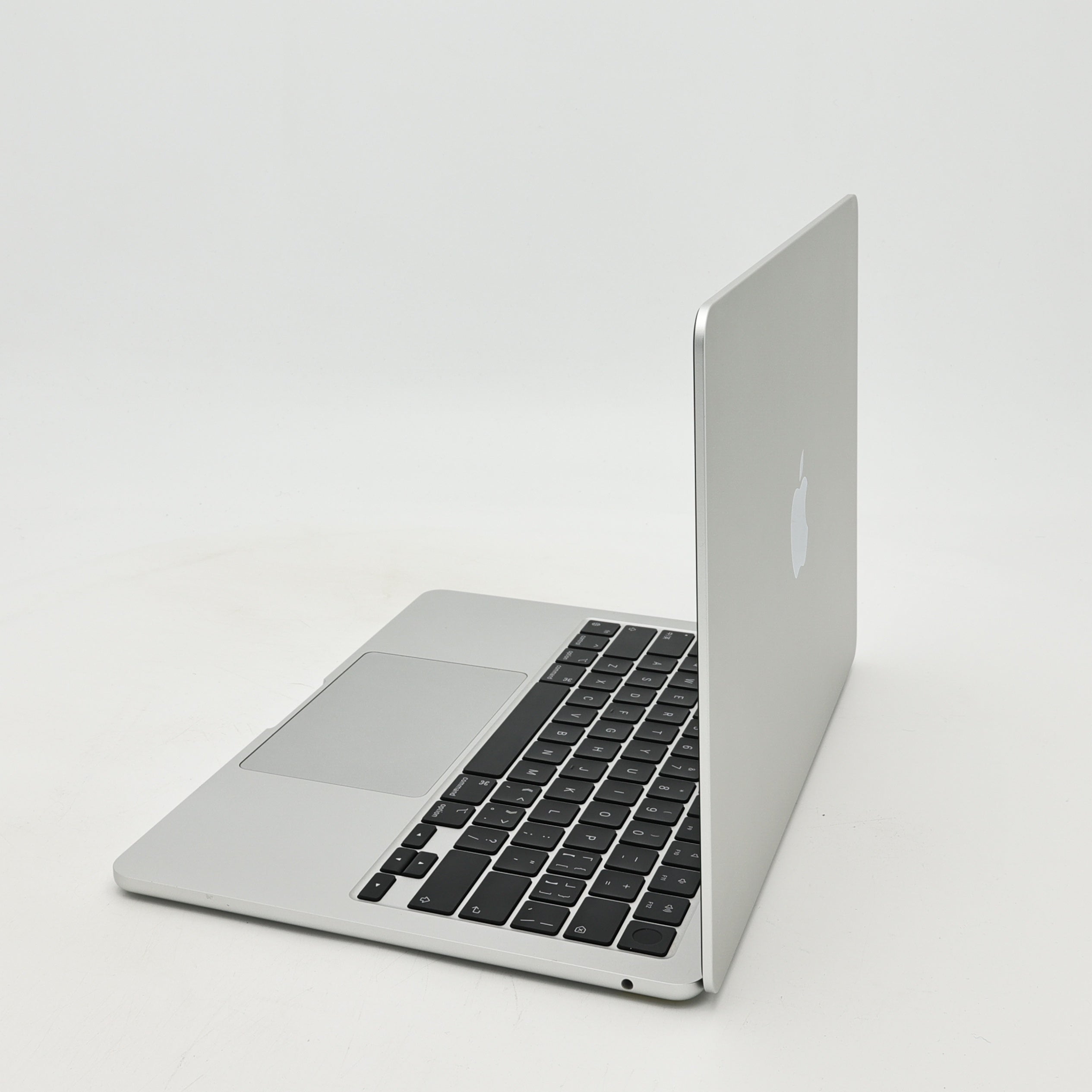 95新 Apple MacBook Air 24年 13寸 M3（8+8核） 8G RAM 256G SSD 銀色