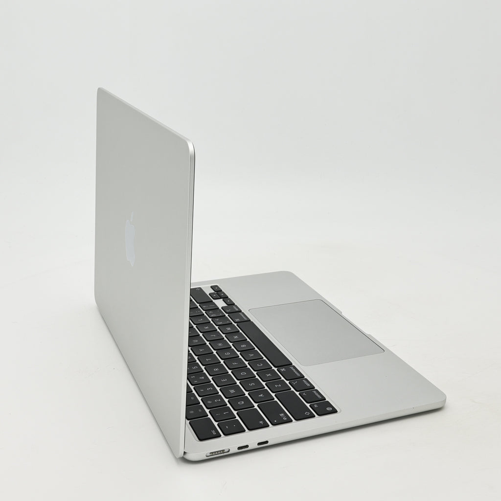 95新 Apple MacBook Air 24年 13寸 M3（8+8核） 8G RAM 256G SSD 銀色