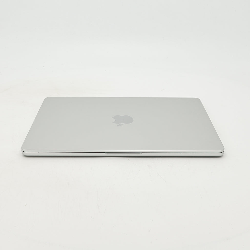 95新 Apple MacBook Air 24年 13寸 M3（8+8核） 8G RAM 256G SSD 銀色