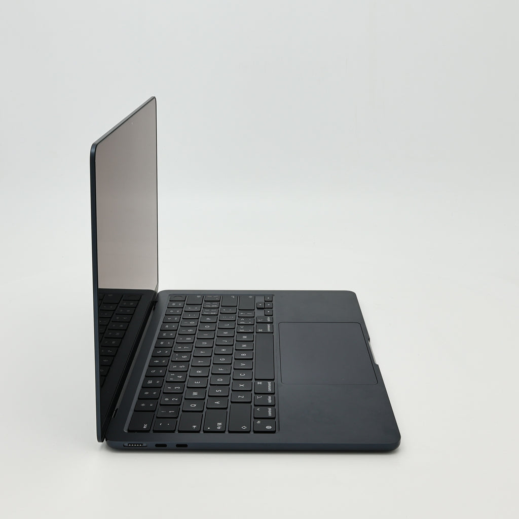95新 Apple MacBook Air 22年 13寸 M2（8+8核） 16G RAM 256G SSD 午夜色
