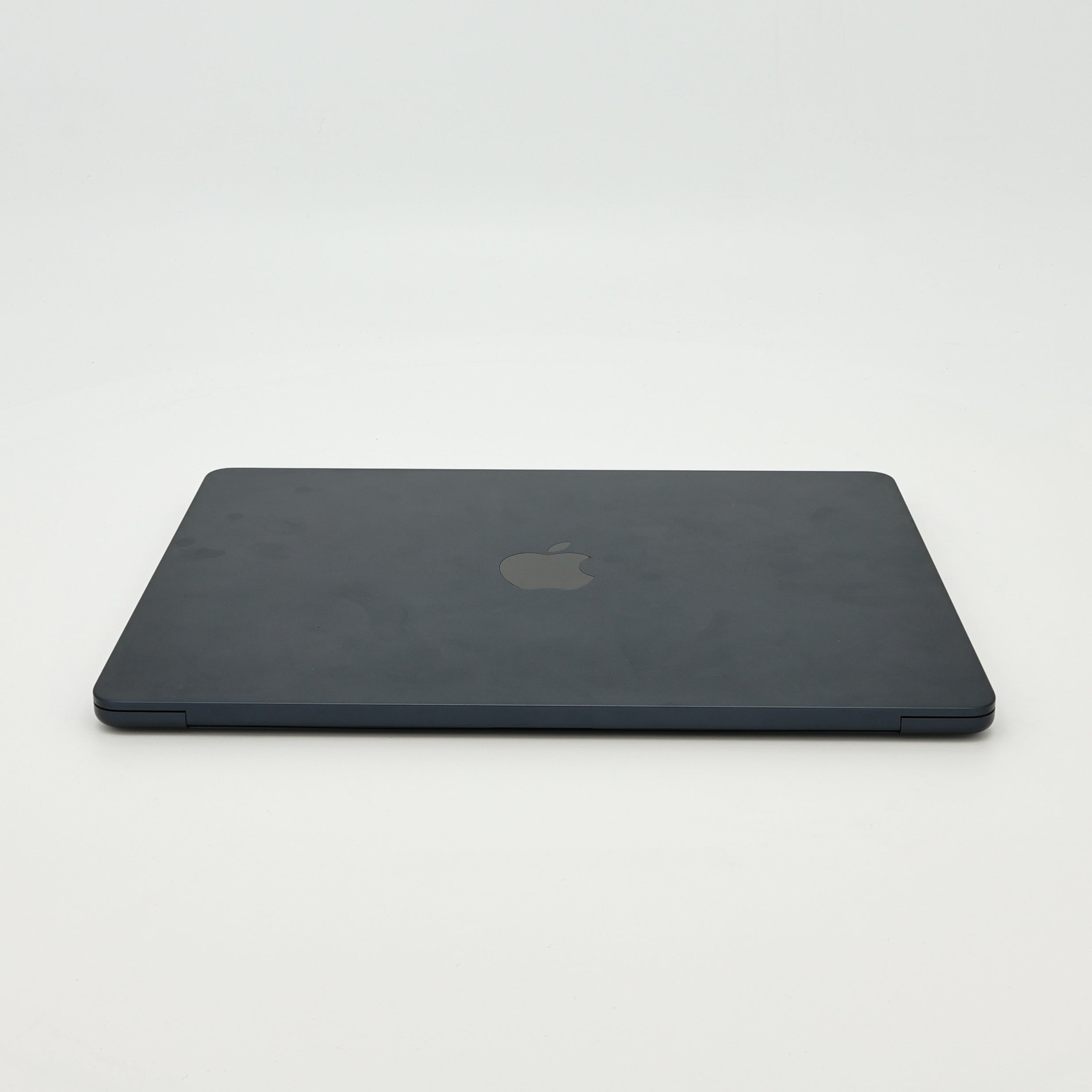 95新 Apple MacBook Air 22年 13寸 M2（8+8核） 16G RAM 256G SSD 午夜色