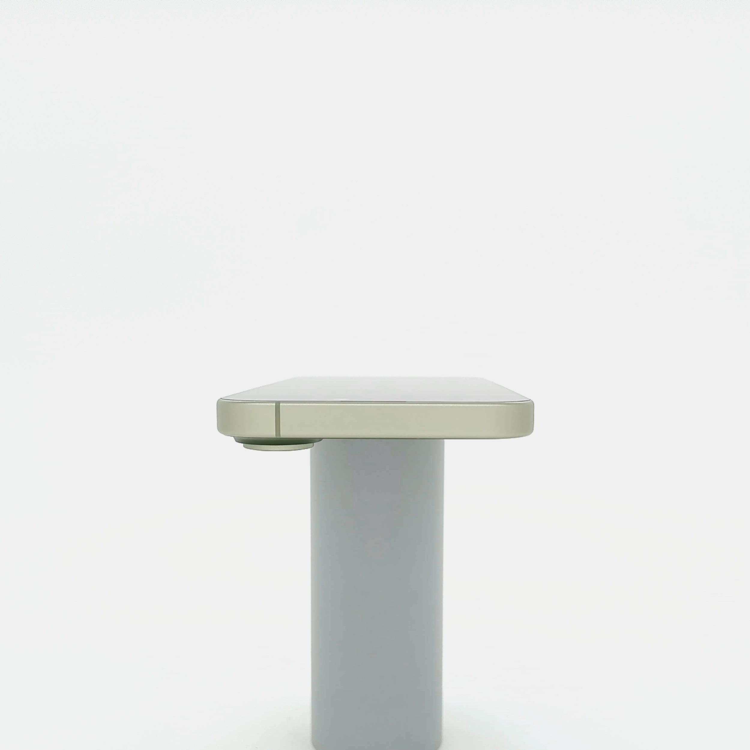 95新 Apple iPhone 17 256G 鼠尾草綠色 中國大陸版