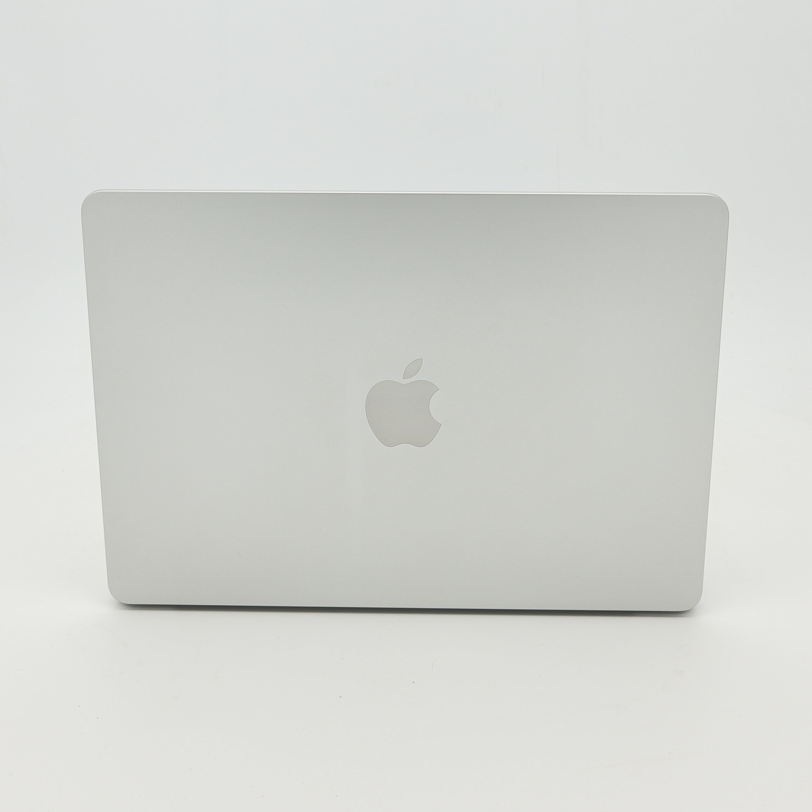 95新 Apple MacBook Air 22年 13寸 M2（8+8核） 8G RAM 256G SSD 銀色