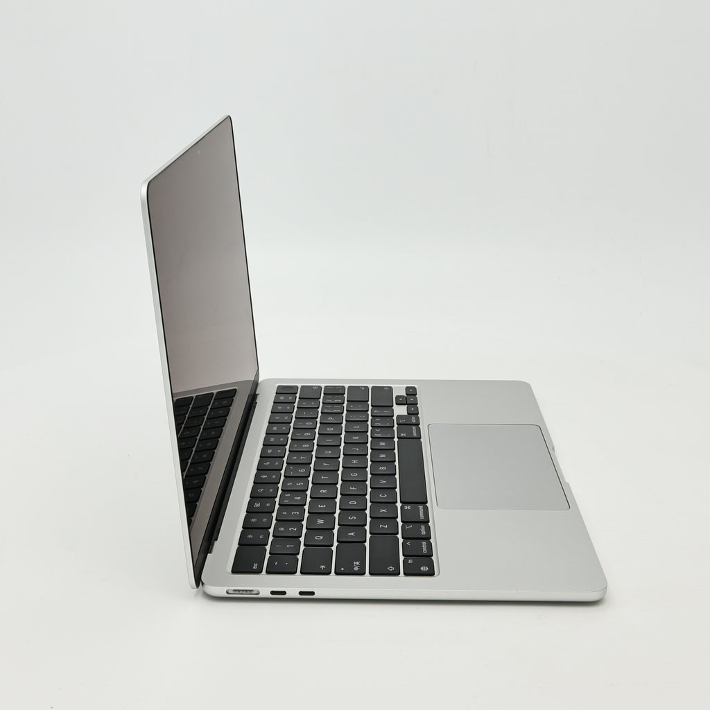 95新 Apple MacBook Air 22年 13寸 M2（8+8核） 8G RAM 256G SSD 銀色