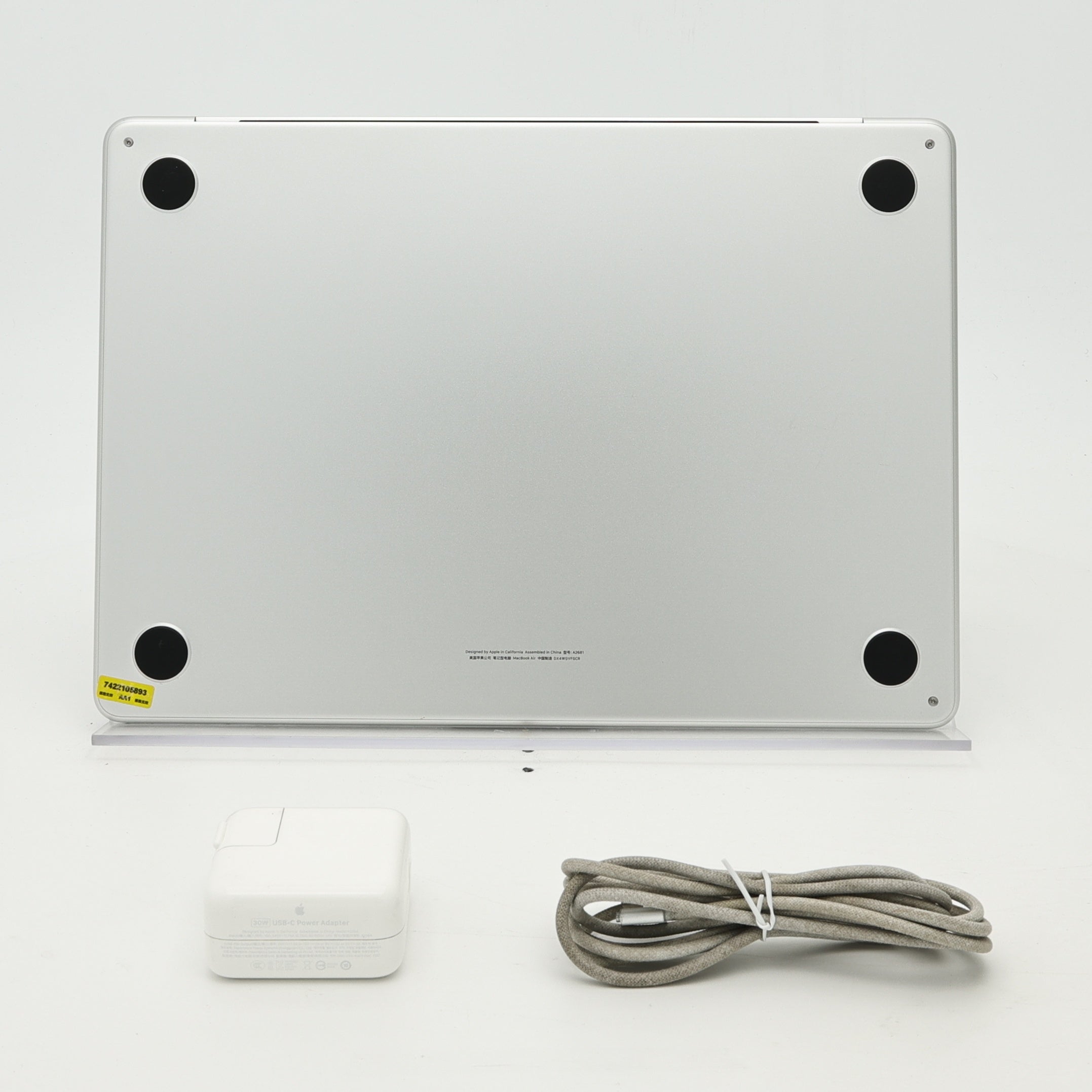 95新 Apple MacBook Air 22年 13寸 M2（8+8核） 8G RAM 256G SSD 銀色