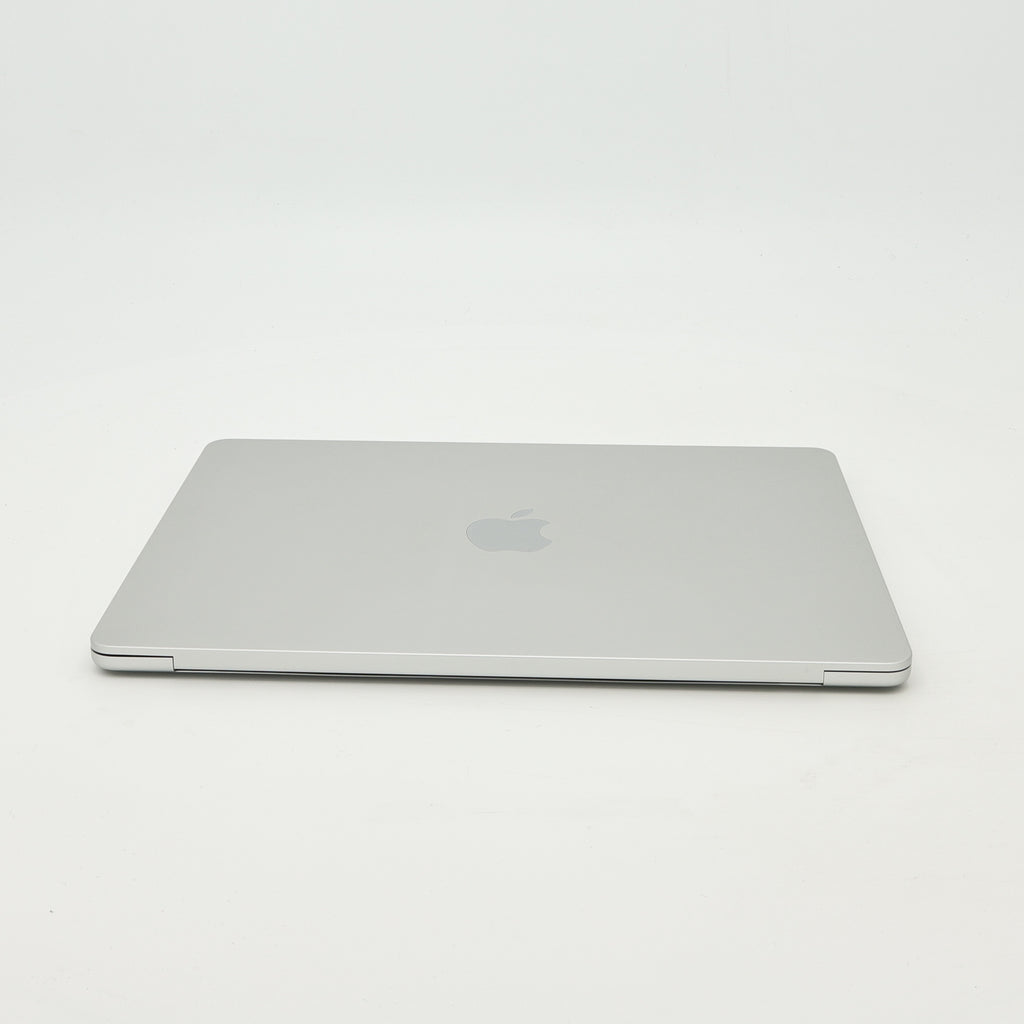 95新 Apple MacBook Air 22年 13寸 M2（8+8核） 8G RAM 256G SSD 銀色