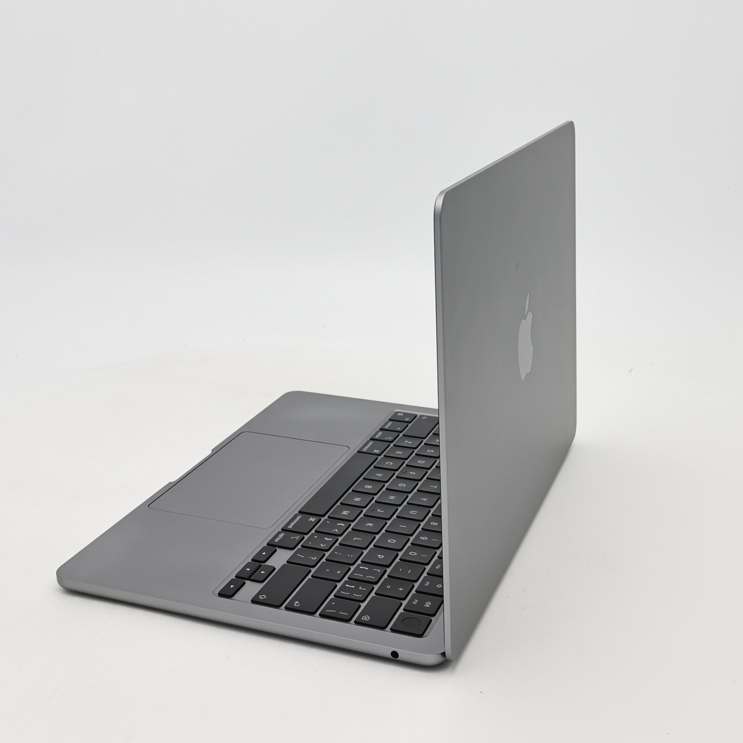 95新 Apple MacBook Air 22年 13寸 M2（8+8核） 8G RAM 256G SSD 深空灰色