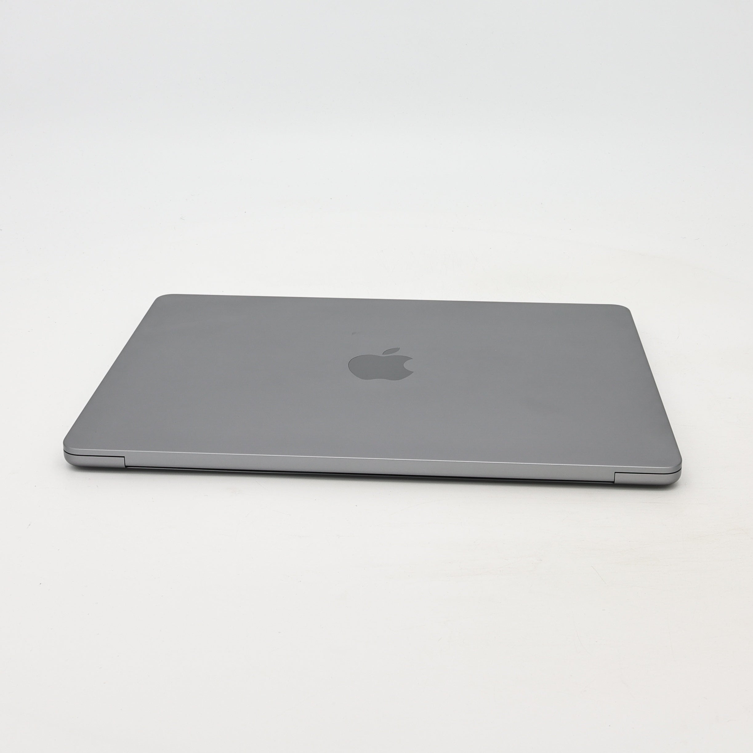 95新 Apple MacBook Air 22年 13寸 M2（8+8核） 8G RAM 256G SSD 深空灰色