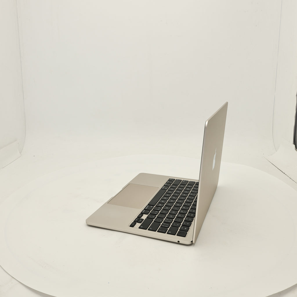 95新 Apple MacBook Air 22年 13寸 M2（8+8核） 8G RAM 256G SSD 星光色