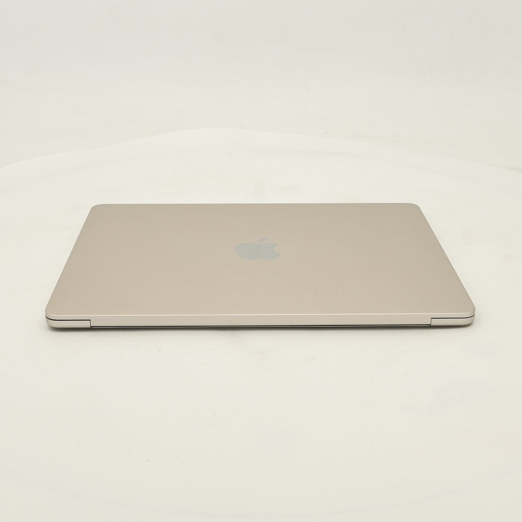 95新 Apple MacBook Air 22年 13寸 M2（8+8核） 8G RAM 256G SSD 星光色