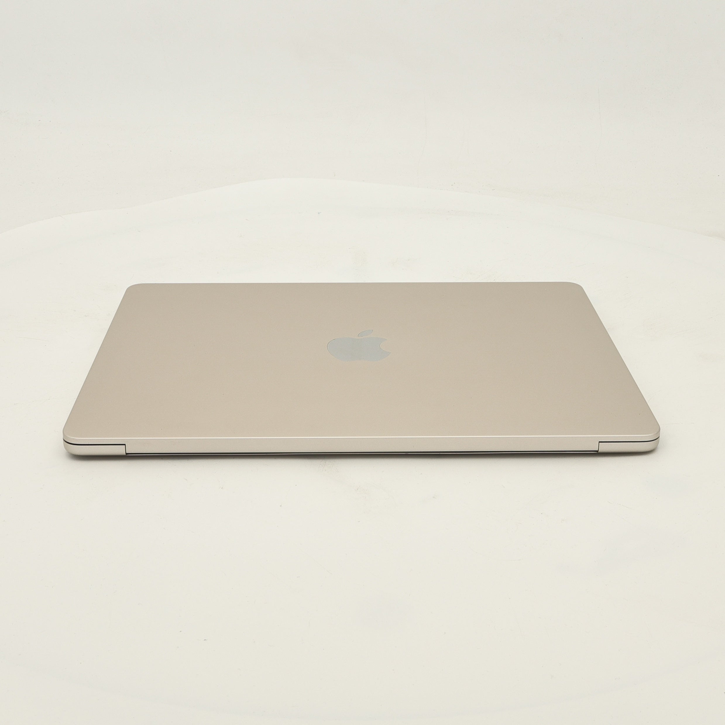 95新 Apple MacBook Air 22年 13寸 M2（8+8核） 8G RAM 256G SSD 星光色