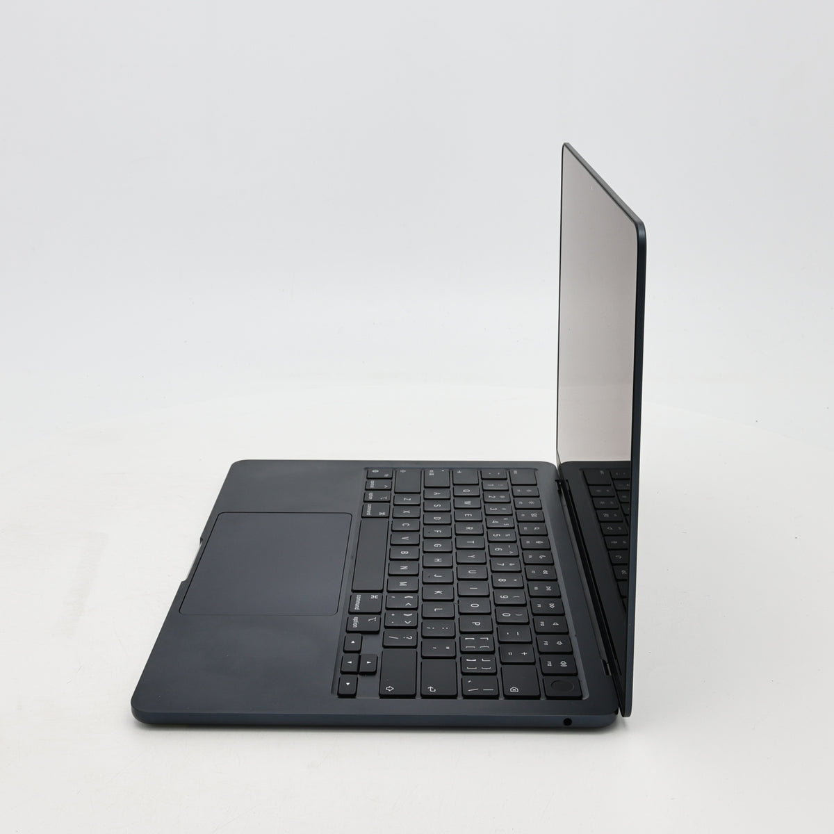 95新 Apple MacBook Air 22年 13寸 M2（8+8核） 8G RAM 256G SSD 午夜色