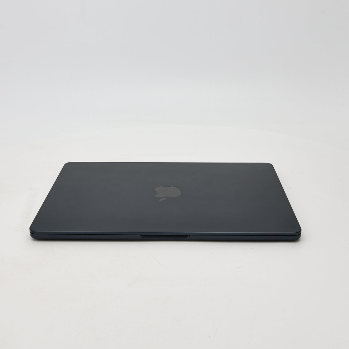 95新 Apple MacBook Air 22年 13寸 M2（8+8核） 8G RAM 256G SSD 午夜色