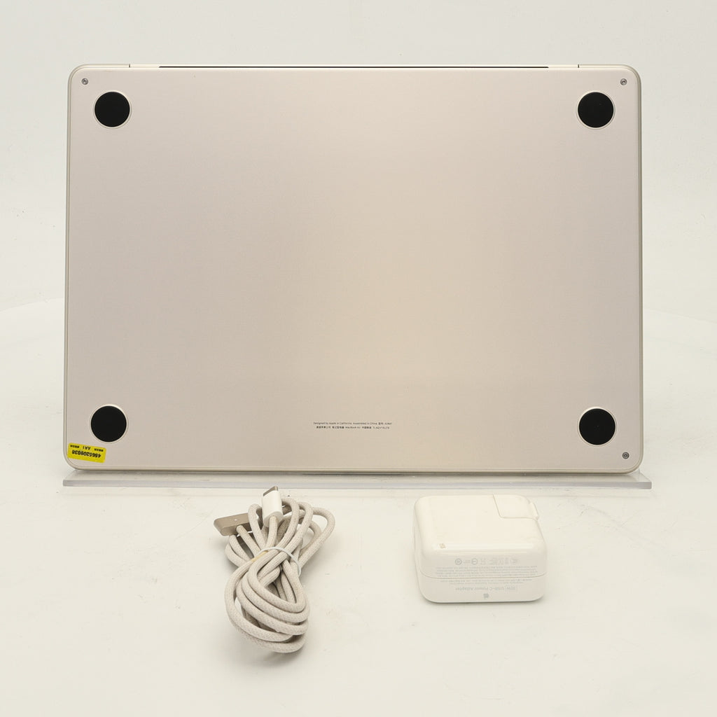 95新 Apple MacBook Air 22年 13寸 M2（8+8核） 8G RAM 256G SSD 銀色