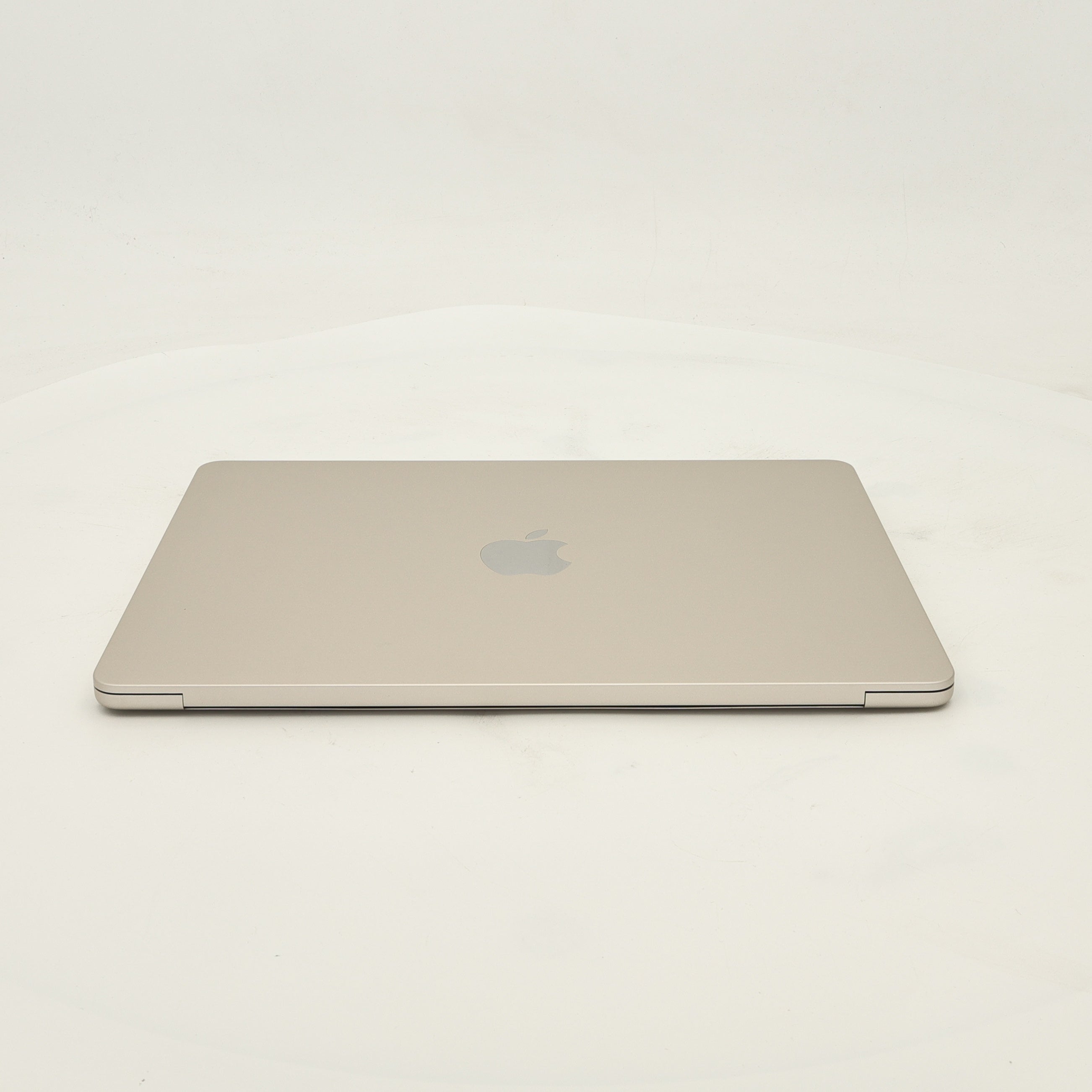 95新 Apple MacBook Air 22年 13寸 M2（8+8核） 8G RAM 256G SSD 銀色