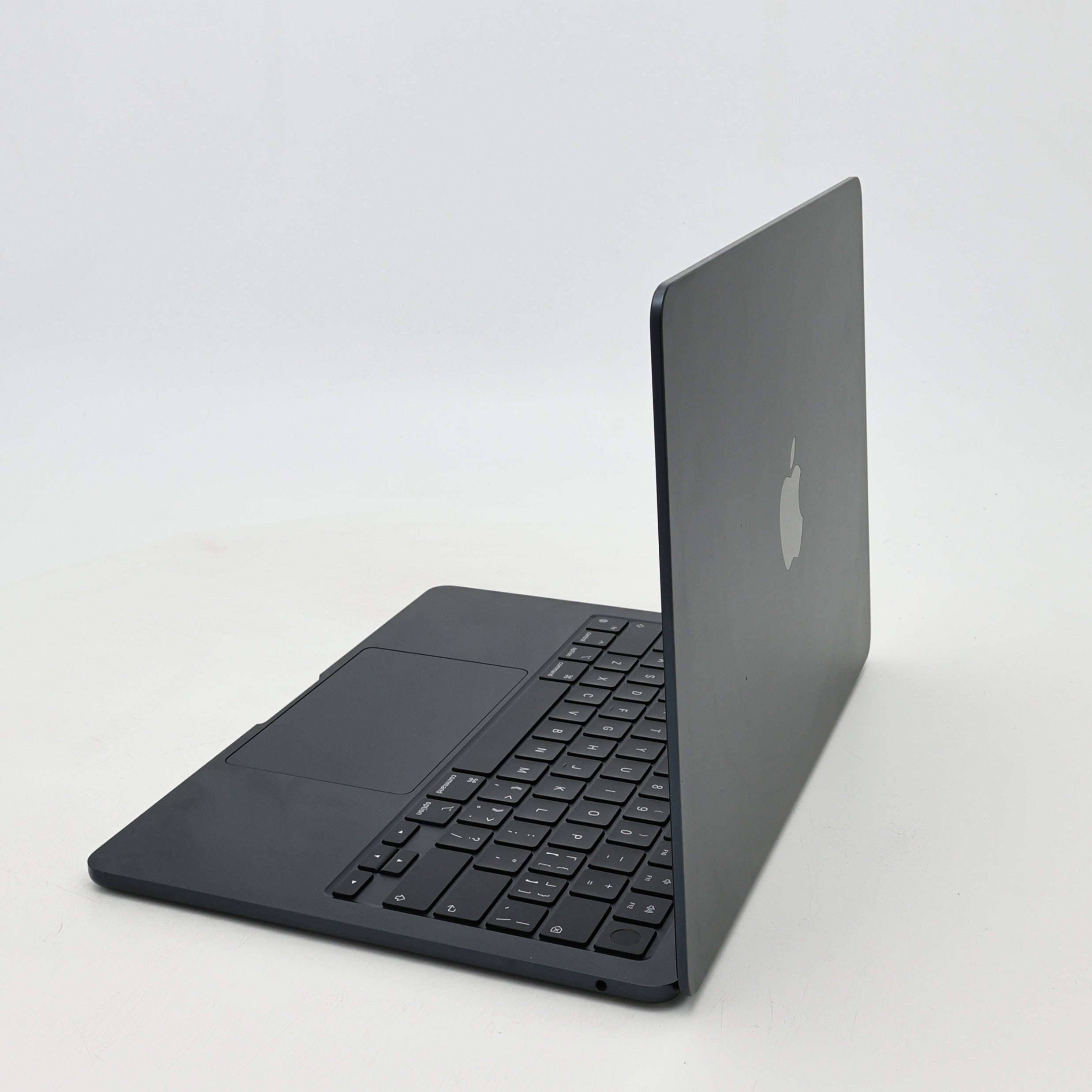 95新 Apple MacBook Air 22年 13寸 M2（8+8核） 16G RAM 256G SSD 午夜色