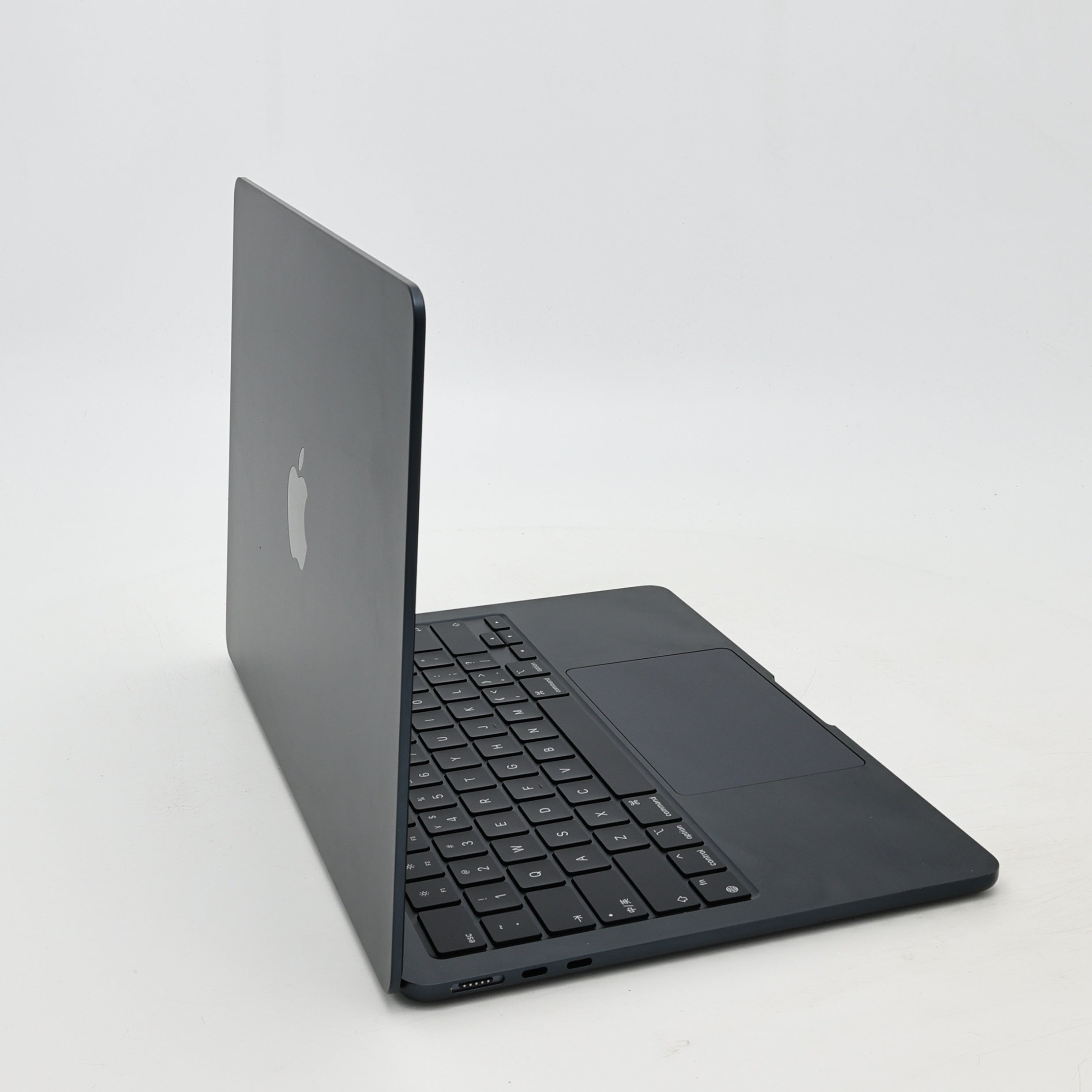 95新 Apple MacBook Air 22年 13寸 M2（8+8核） 16G RAM 256G SSD 午夜色