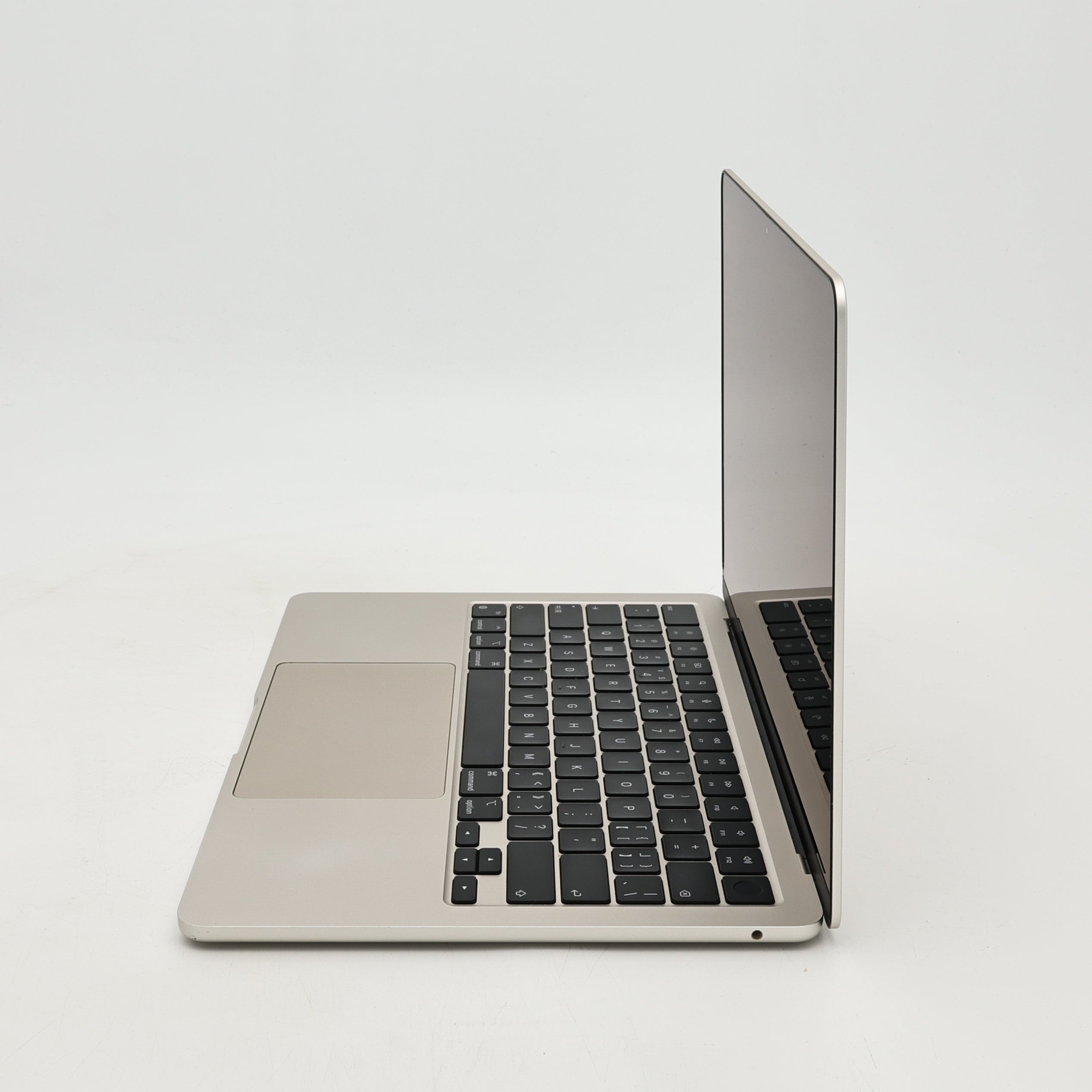 95新 Apple MacBook Air 22年 13寸 M2（8+8核） 8G RAM 256G SSD 星光色