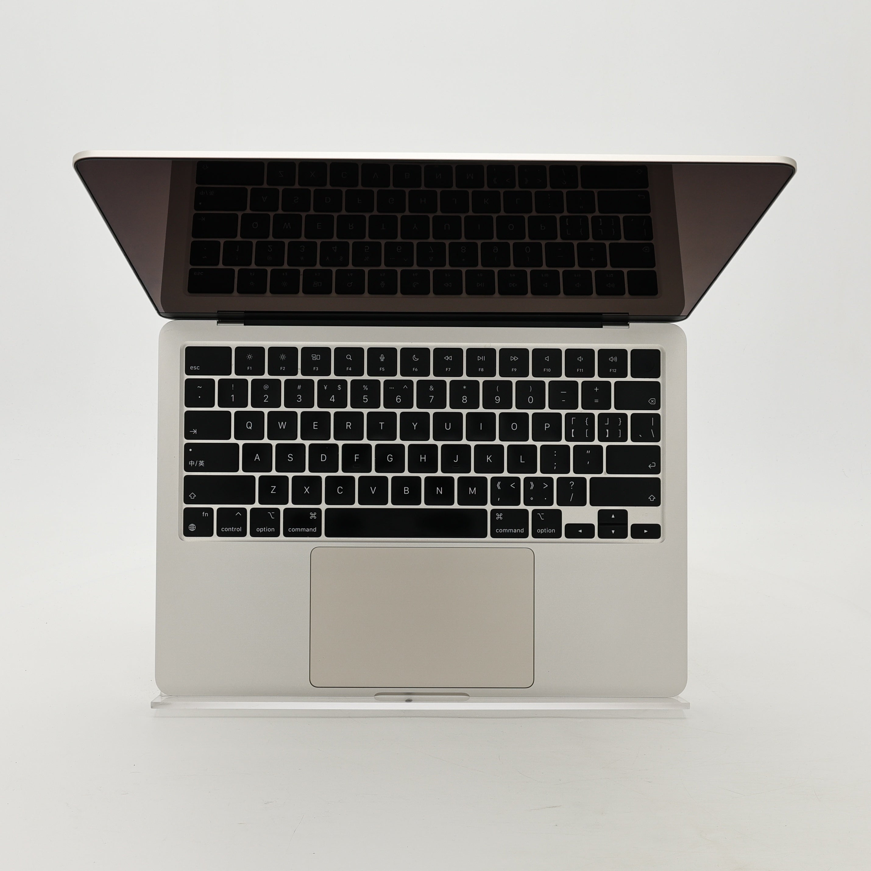 95新 Apple MacBook Air 22年 13寸 M2（8+8核） 8G RAM 256G SSD 星光色