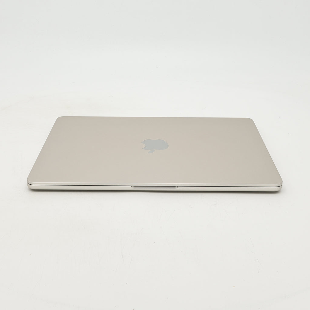 95新 Apple MacBook Air 22年 13寸 M2（8+8核） 8G RAM 256G SSD 星光色