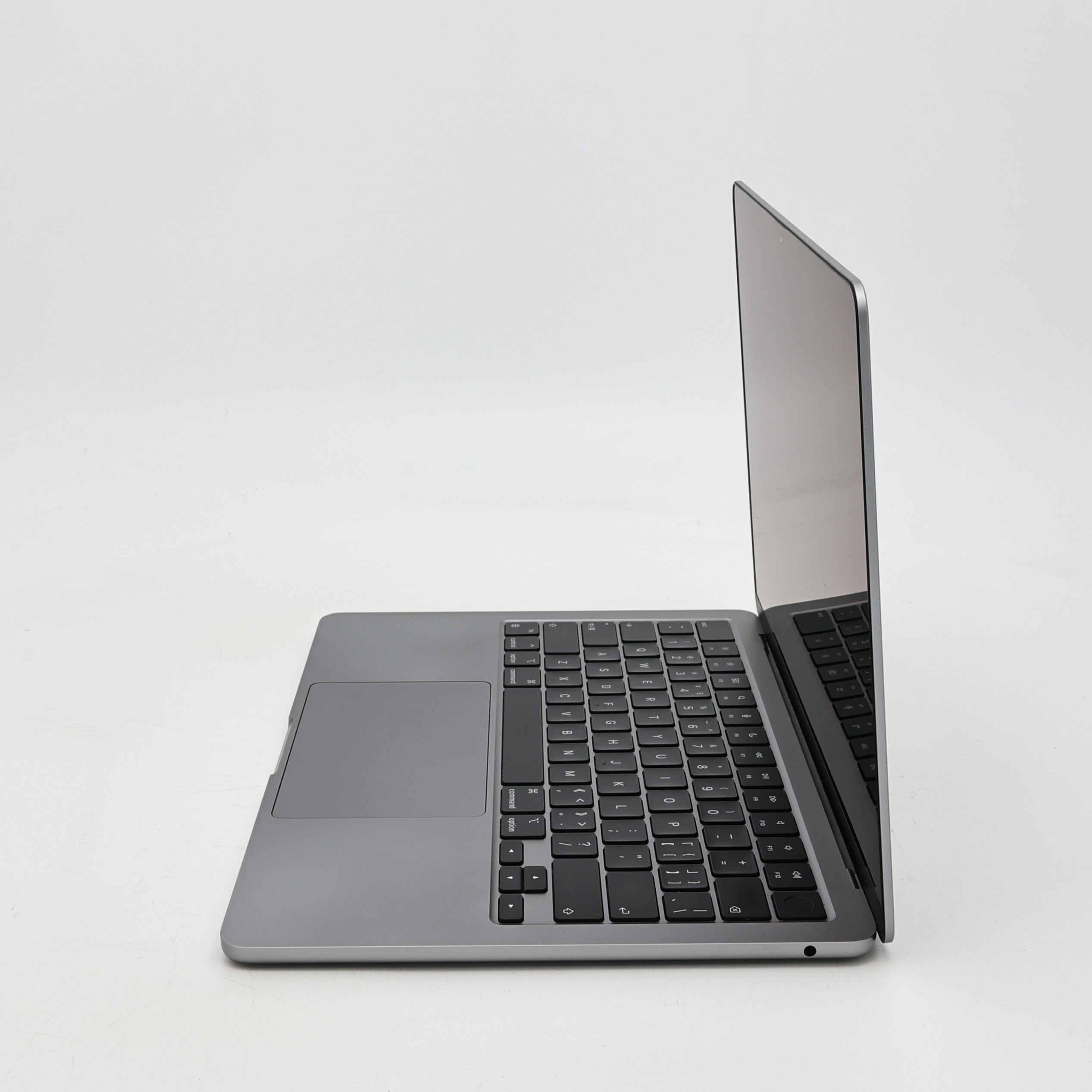 95新 Apple MacBook Air 22年 13寸 M2（8+8核） 8G RAM 256G SSD 深空灰色
