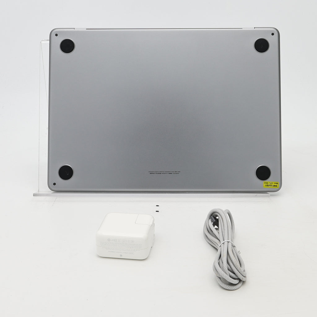 95新 Apple MacBook Air 22年 13寸 M2（8+8核） 8G RAM 256G SSD 深空灰色
