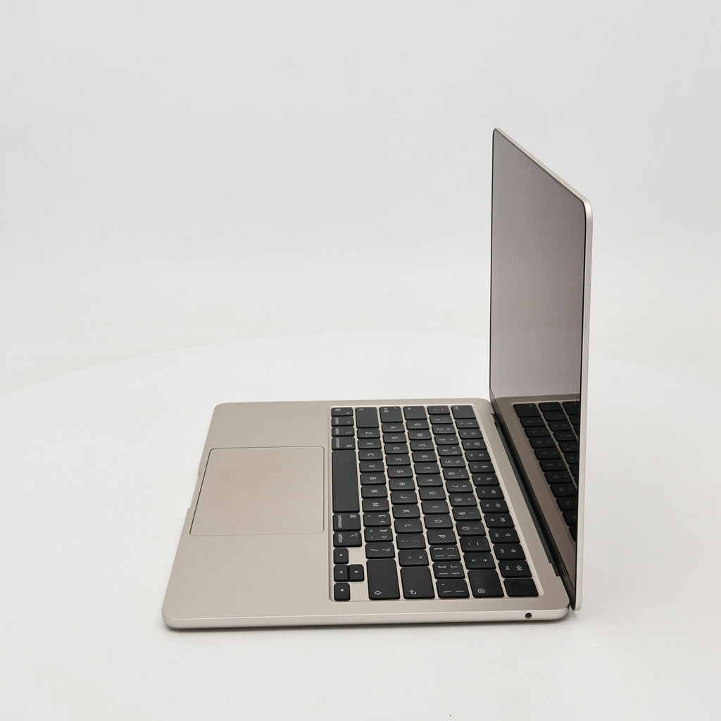 95新 Apple MacBook Air 22年 13寸 M2（8+8核） 16G RAM 256G SSD 星光色