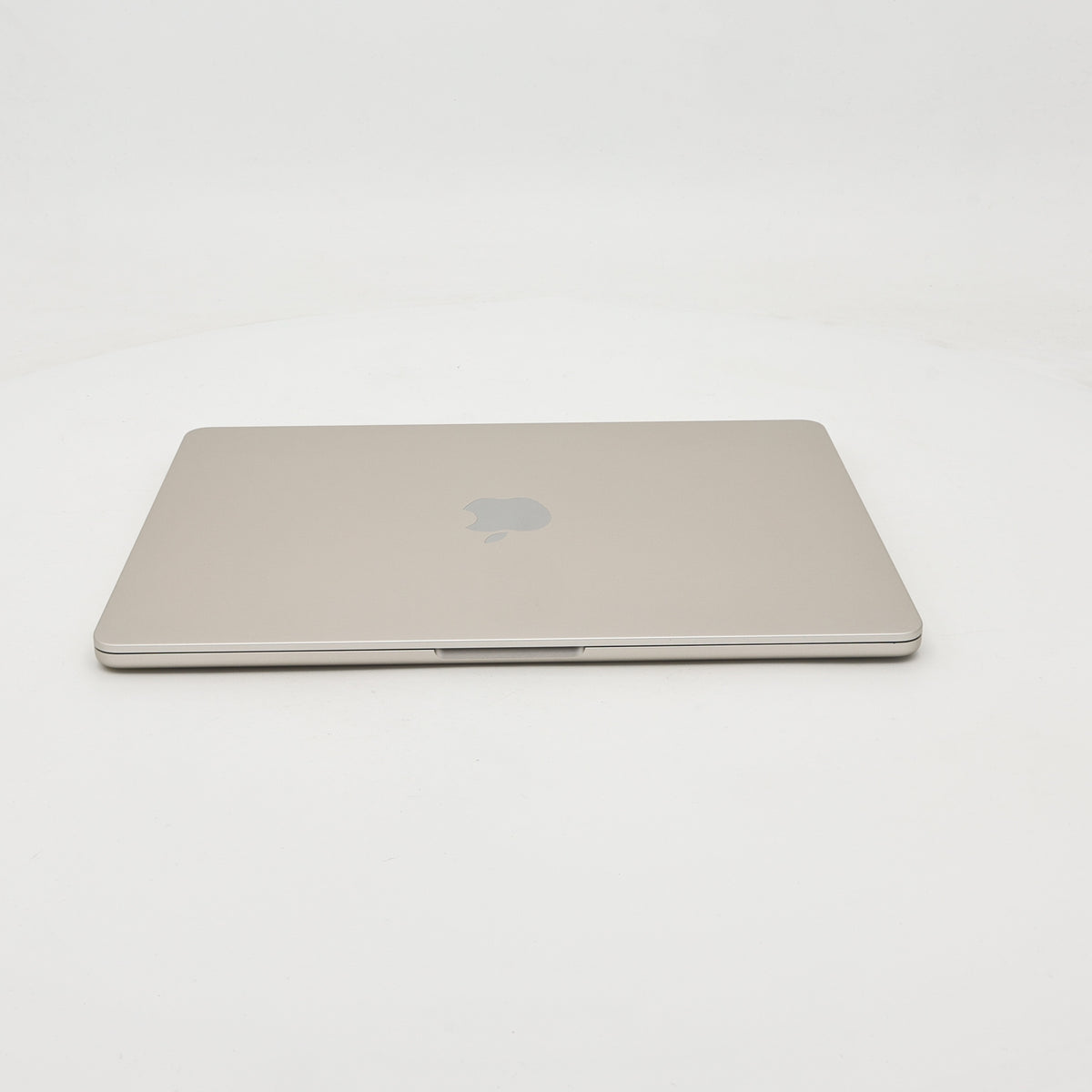 95新 Apple MacBook Air 22年 13寸 M2（8+8核） 16G RAM 256G SSD 星光色