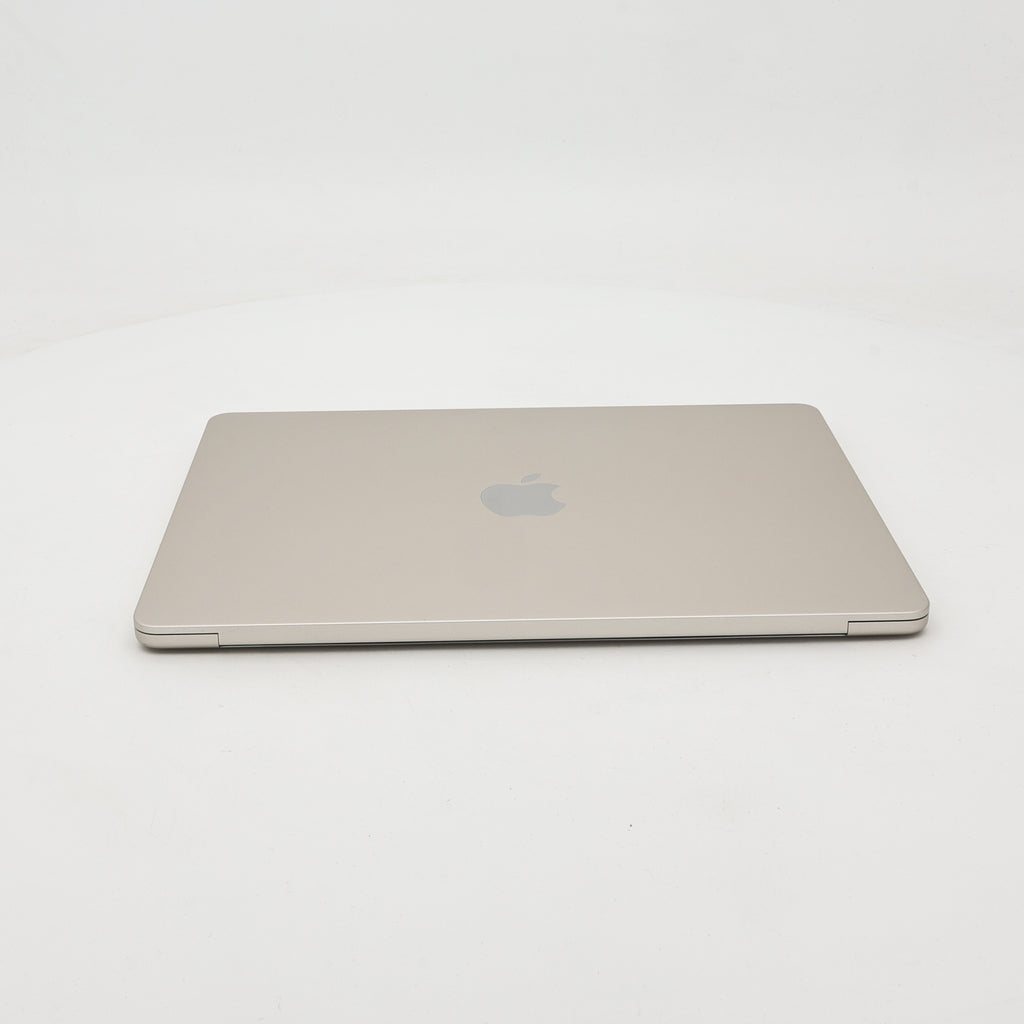 95新 Apple MacBook Air 22年 13寸 M2（8+8核） 16G RAM 256G SSD 星光色