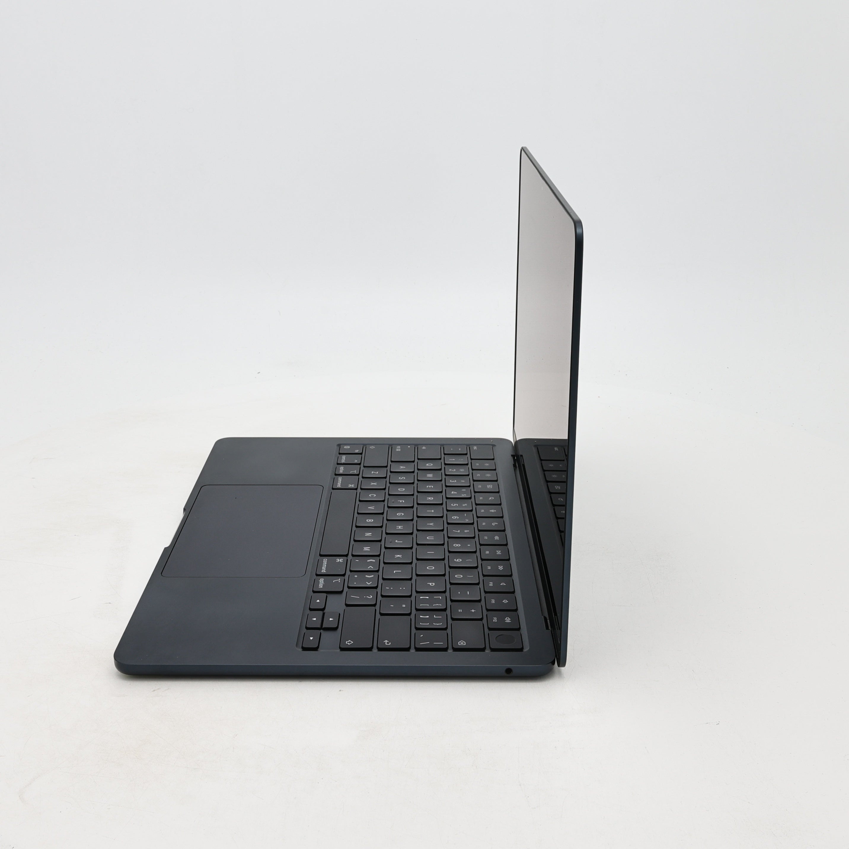 95新 Apple MacBook Air 22年 13寸 M2（8+10核） 8G RAM 512G SSD 午夜色