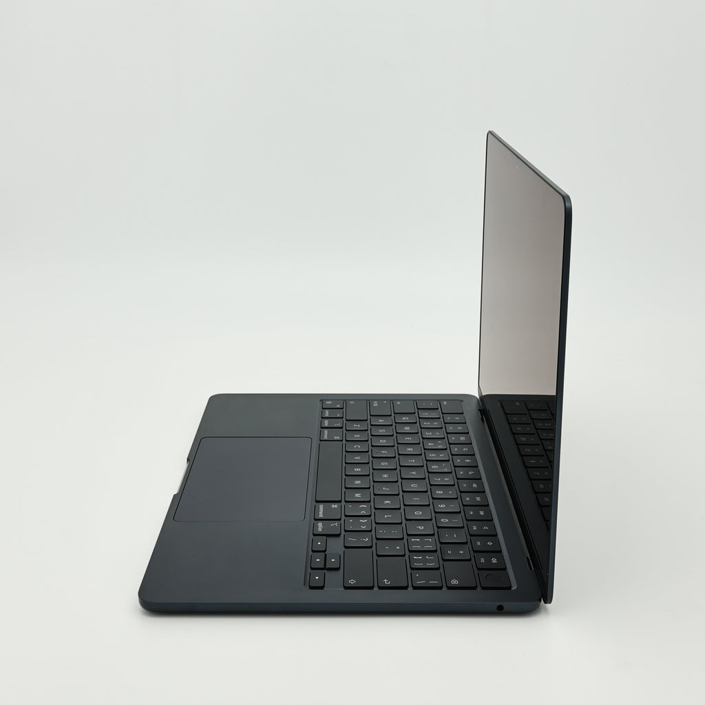 95新 Apple MacBook Air 22年 13寸 M2（8+8核） 8G RAM 256G SSD 午夜色